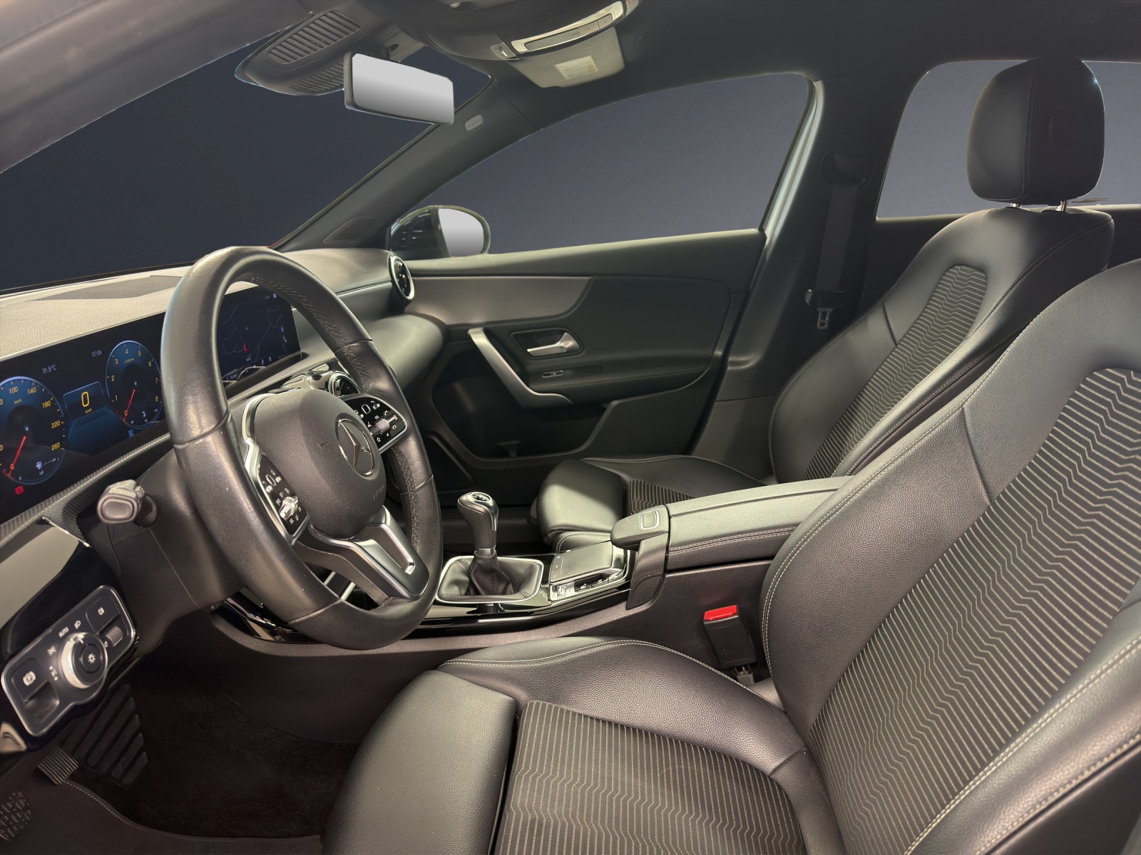 MERCEDES-BENZ A 180 Edition-image-6