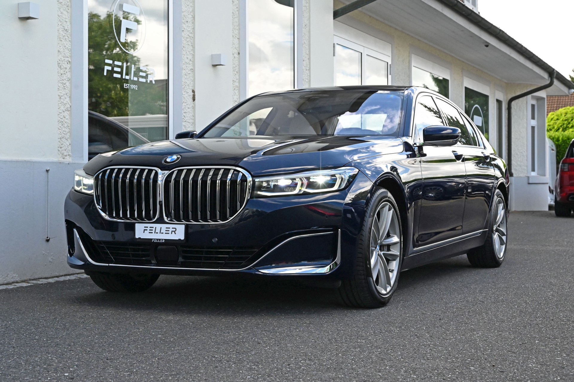 BMW 750i xDrive Steptronic-image-1