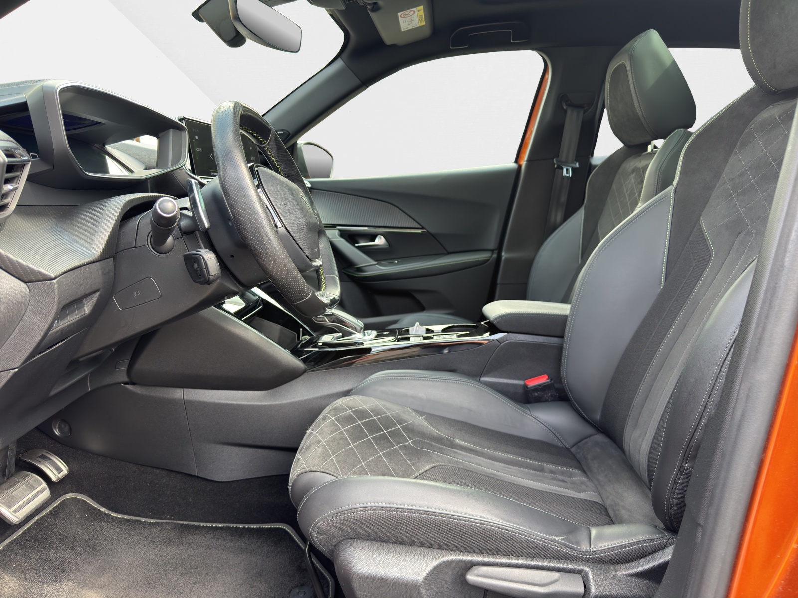 PEUGEOT 2008 1.2 GT PureTech 155 PS-image-8