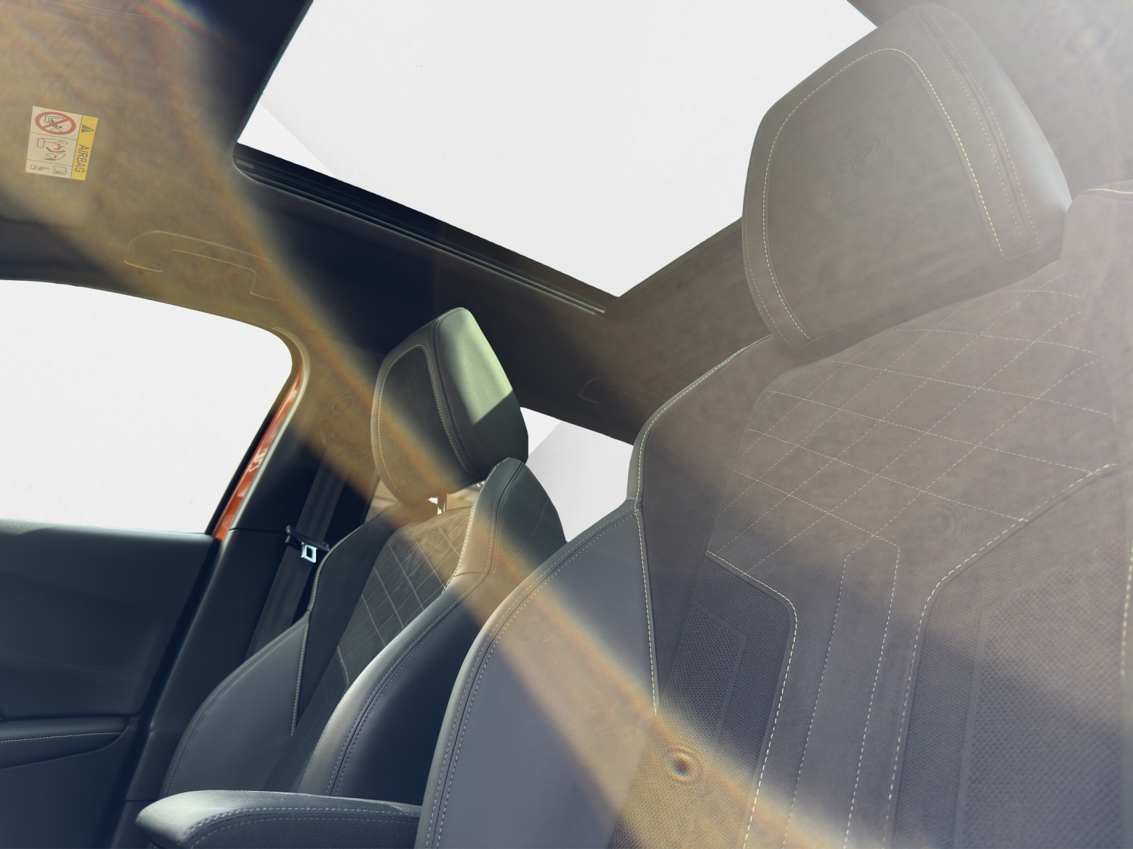 PEUGEOT 2008 1.2 GT PureTech 155 PS-image-17
