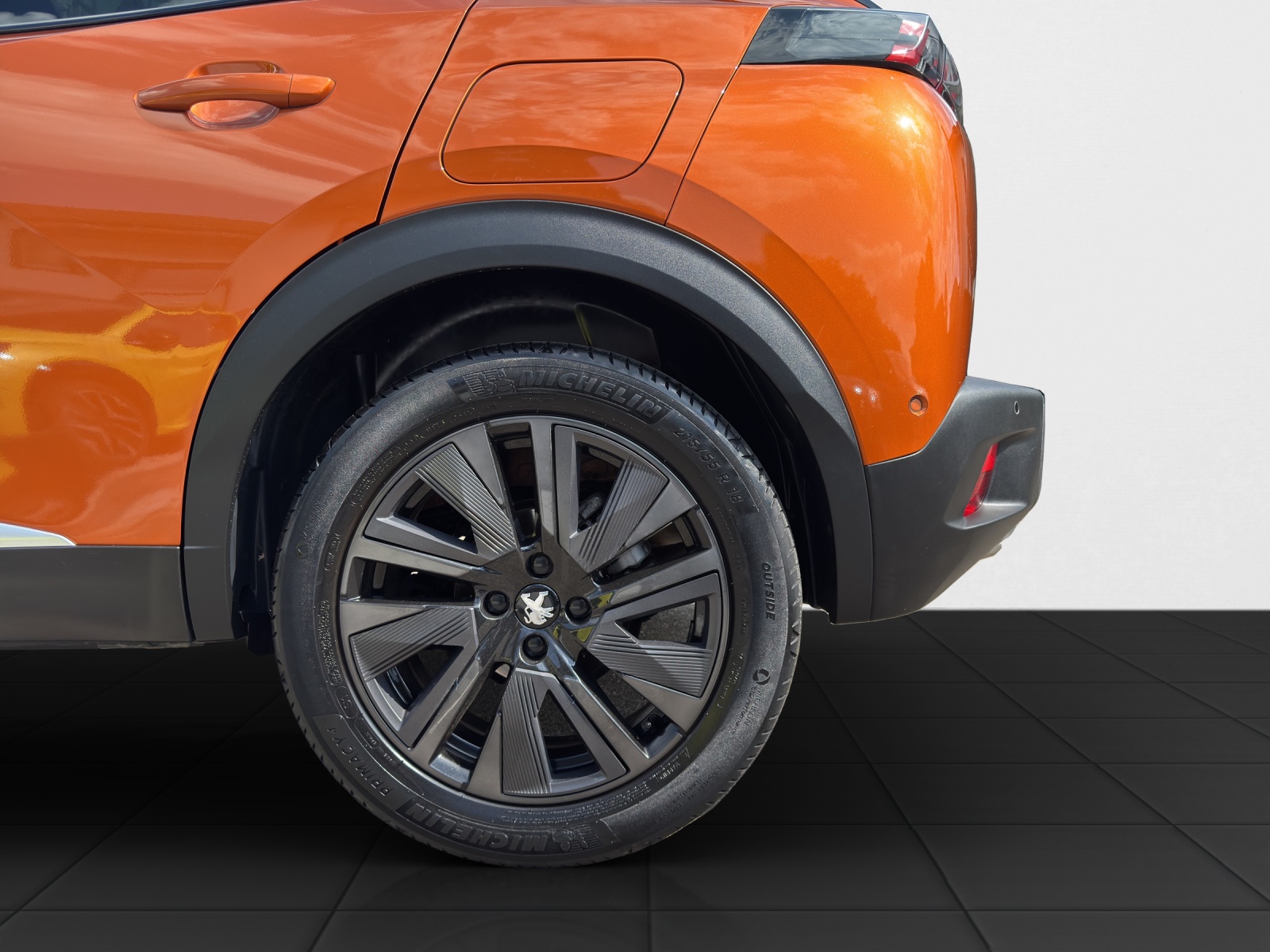 PEUGEOT 2008 1.2 GT PureTech 155 PS-image-19