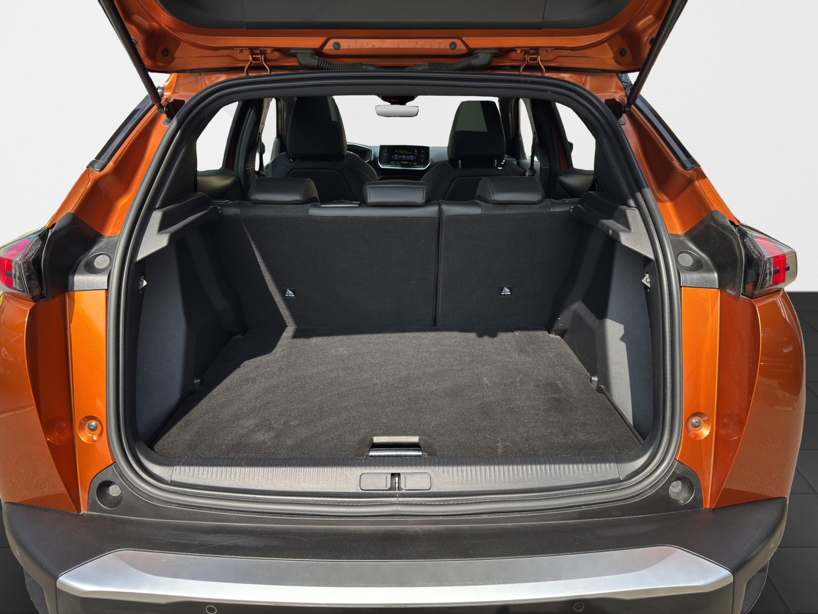 PEUGEOT 2008 1.2 GT PureTech 155 PS-image-14