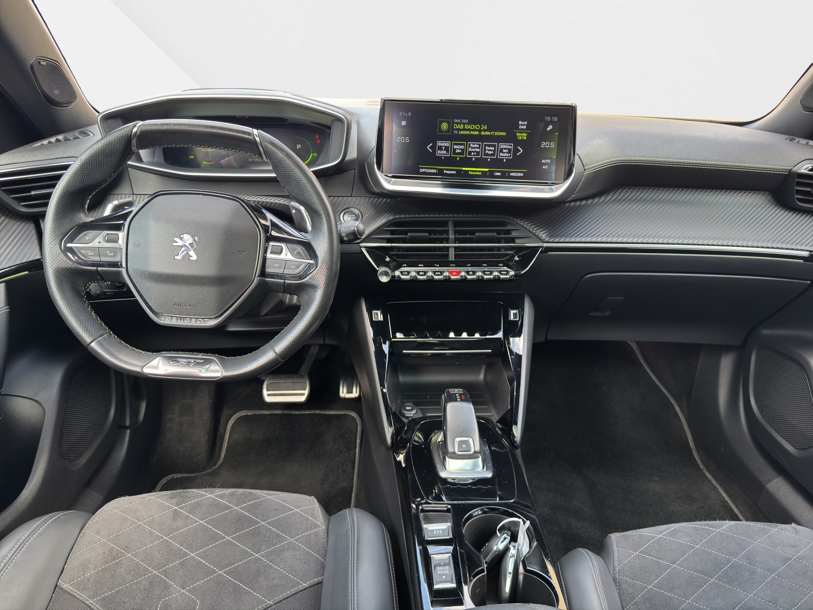 PEUGEOT 2008 1.2 GT PureTech 155 PS-image-10