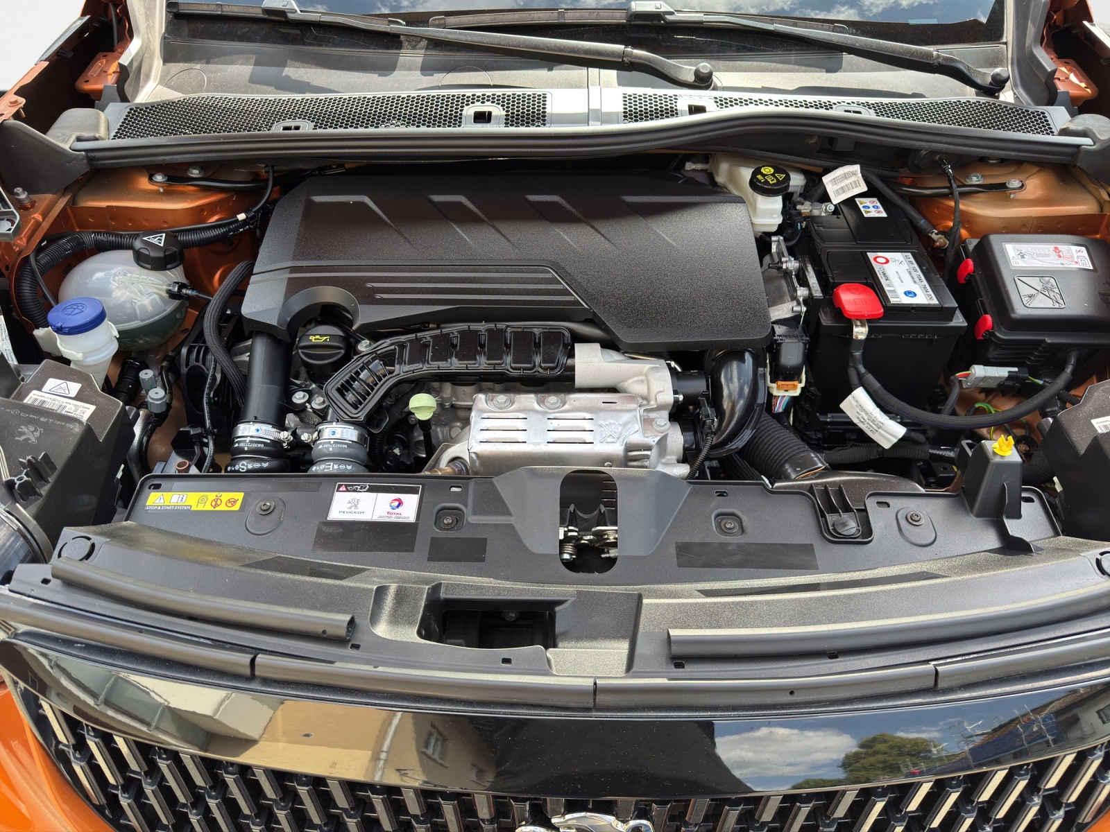 PEUGEOT 2008 1.2 GT PureTech 155 PS-image-15