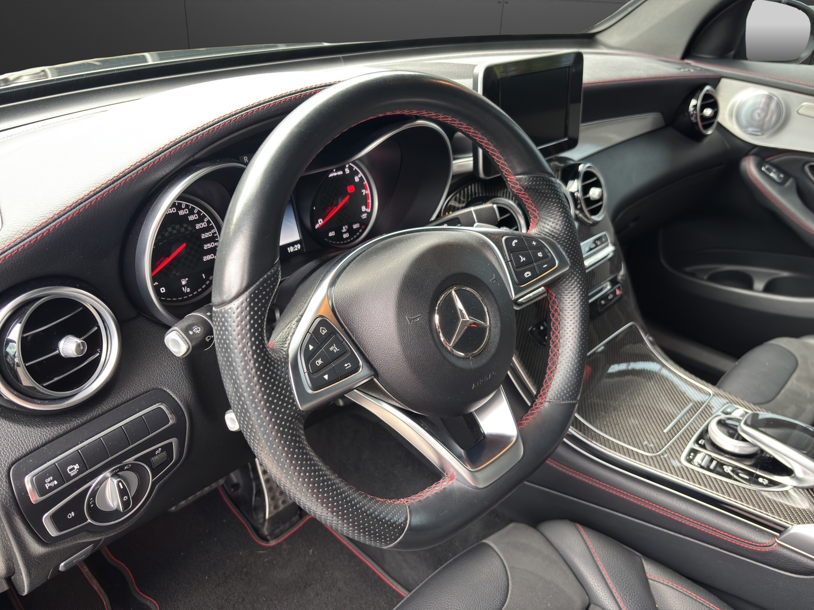 MERCEDES-BENZ GLC 43 AMG 4Matic 9G-Tronic-image-3