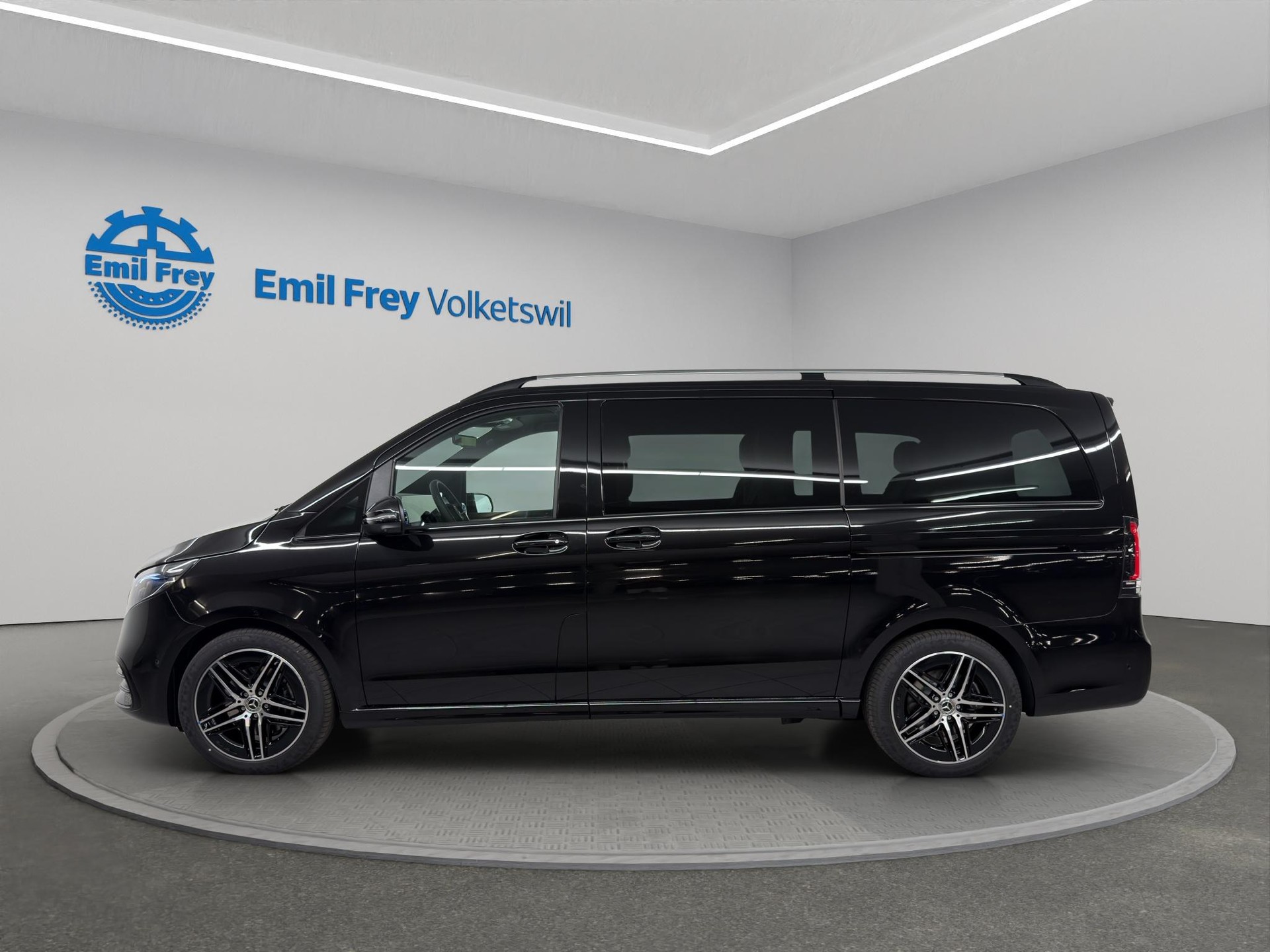 MERCEDES-BENZ V 300 d Swiss Ed. lang 4matic Van-image-1