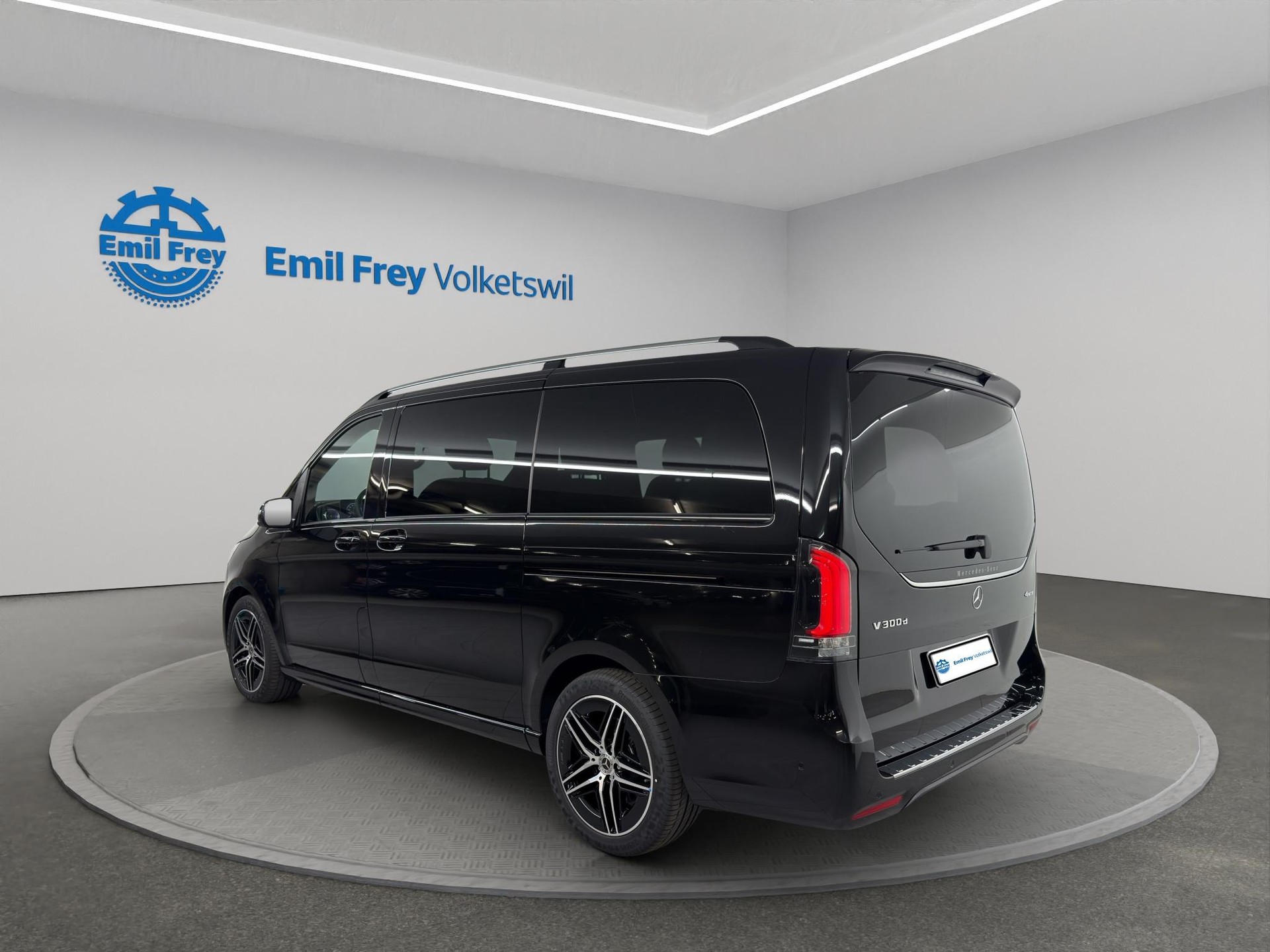 MERCEDES-BENZ V 300 d Swiss Ed. lang 4matic Van-image-2