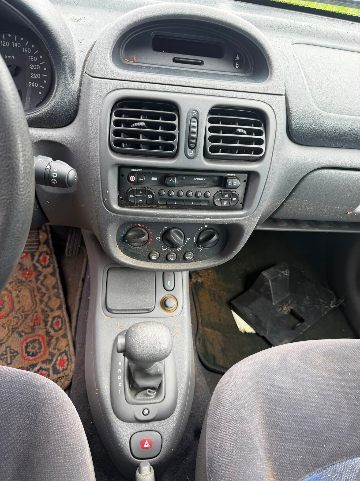 RENAULT Clio 1.6-image-5