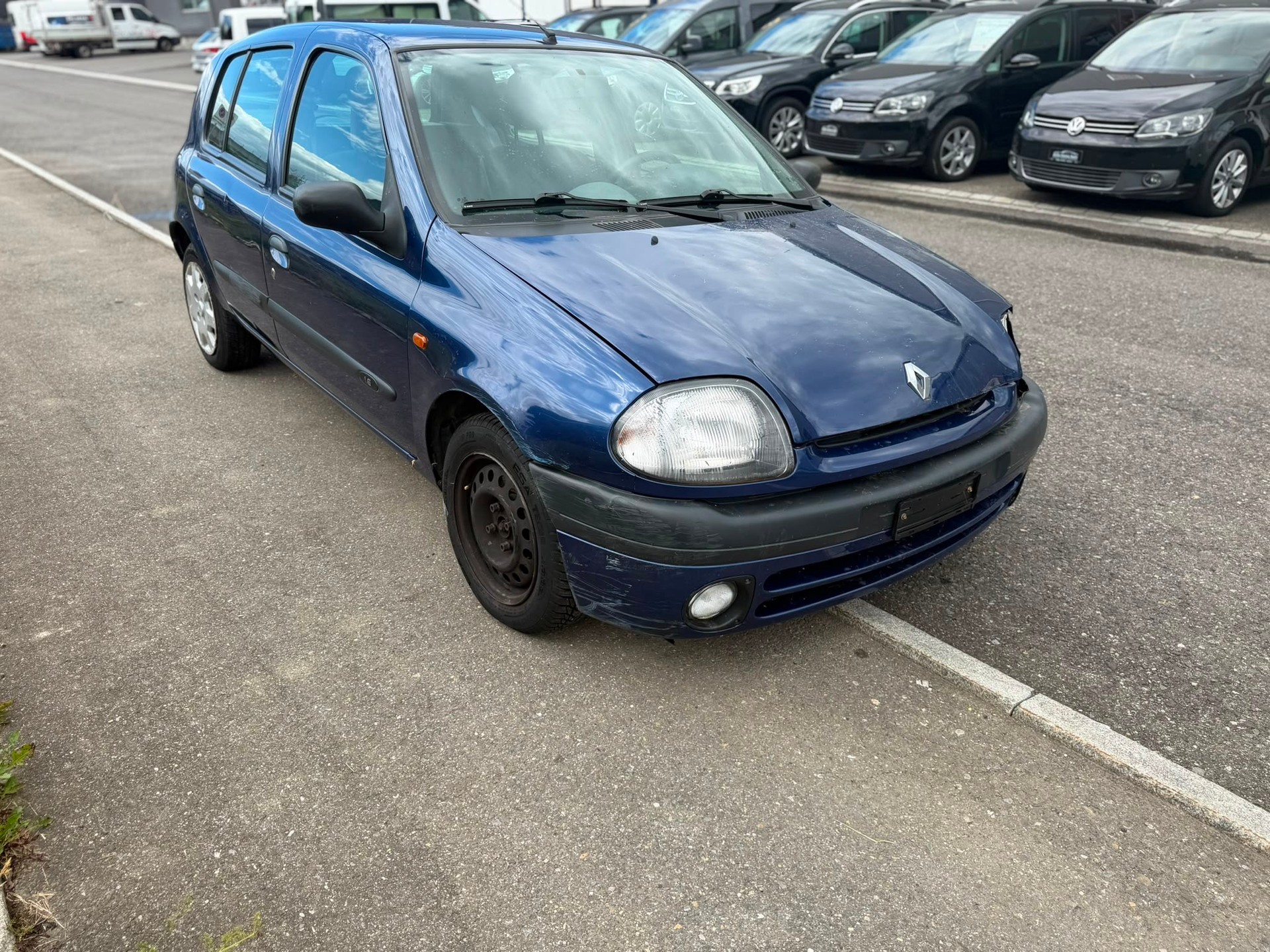 RENAULT Clio 1.6-image-0