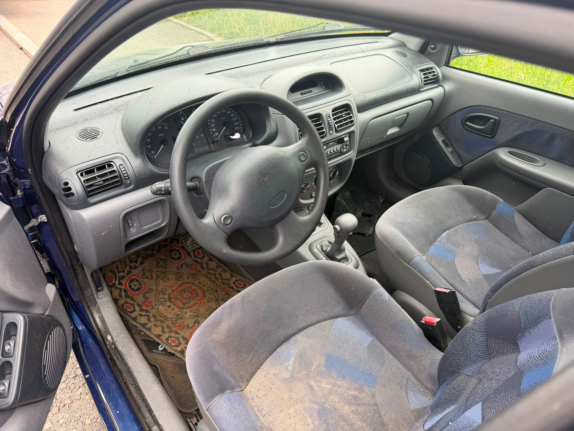 RENAULT Clio 1.6-image-4