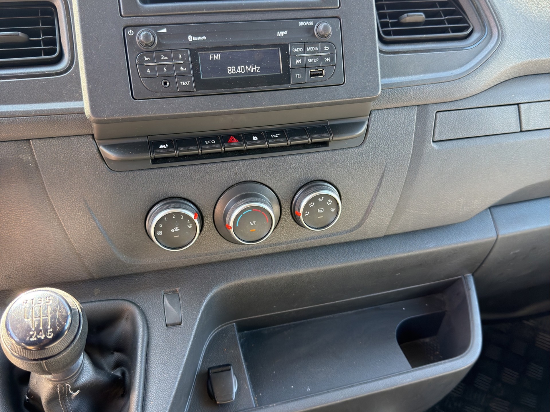 RENAULT Master T35 2.3dCi 135 L3H3-image-12