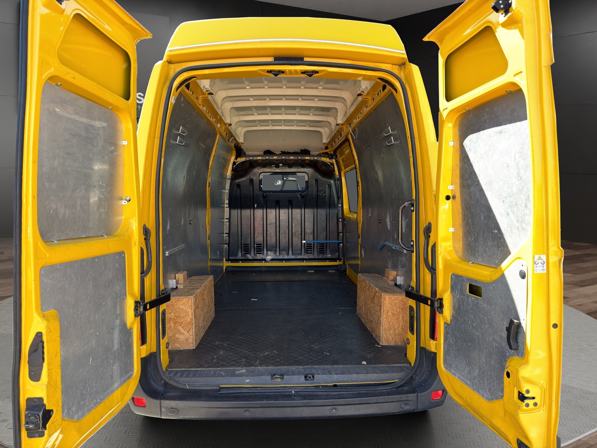 RENAULT Master T35 2.3dCi 135 L3H3-image-10