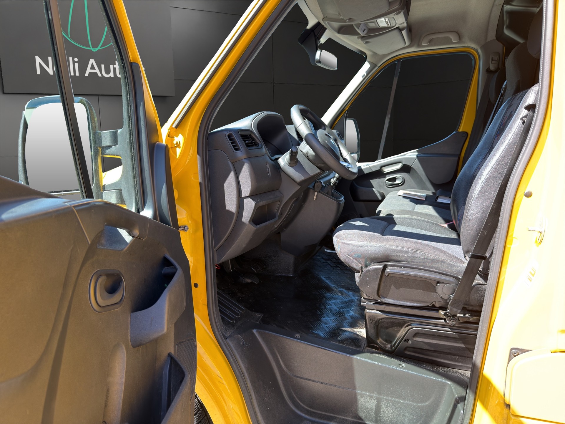 RENAULT Master T35 2.3dCi 135 L3H3-image-7