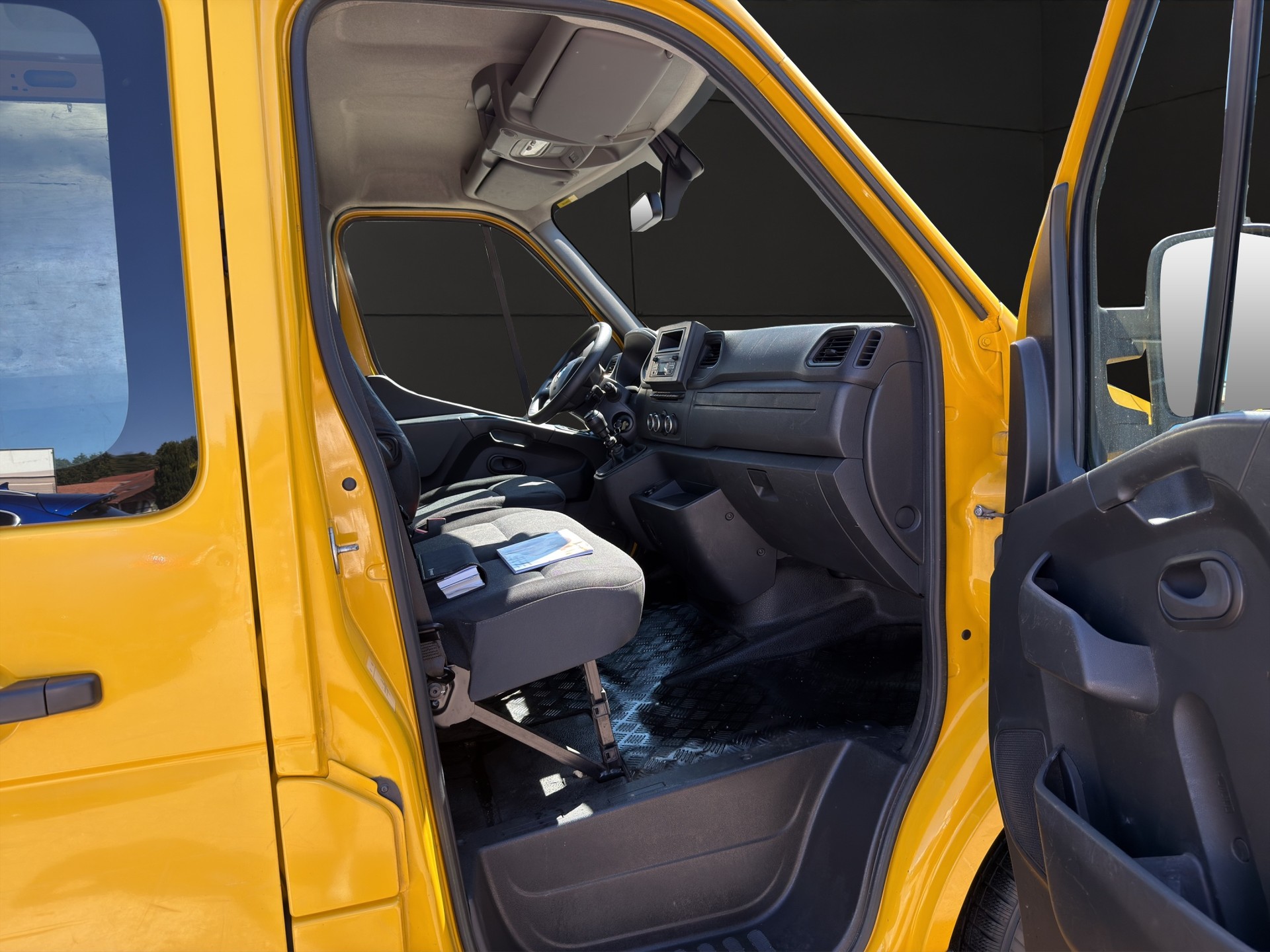 RENAULT Master T35 2.3dCi 135 L3H3-image-11