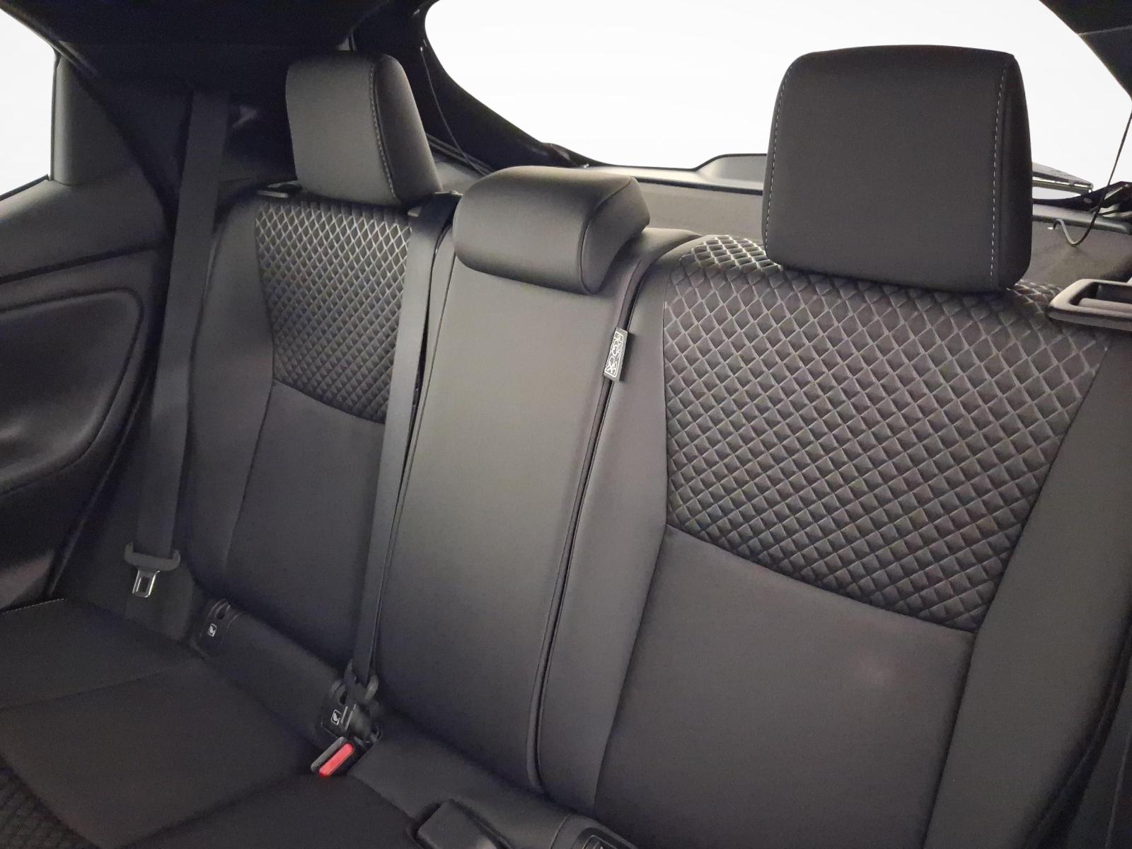 TOYOTA Yaris 1.5 VVT-i HSD Premium-image-10