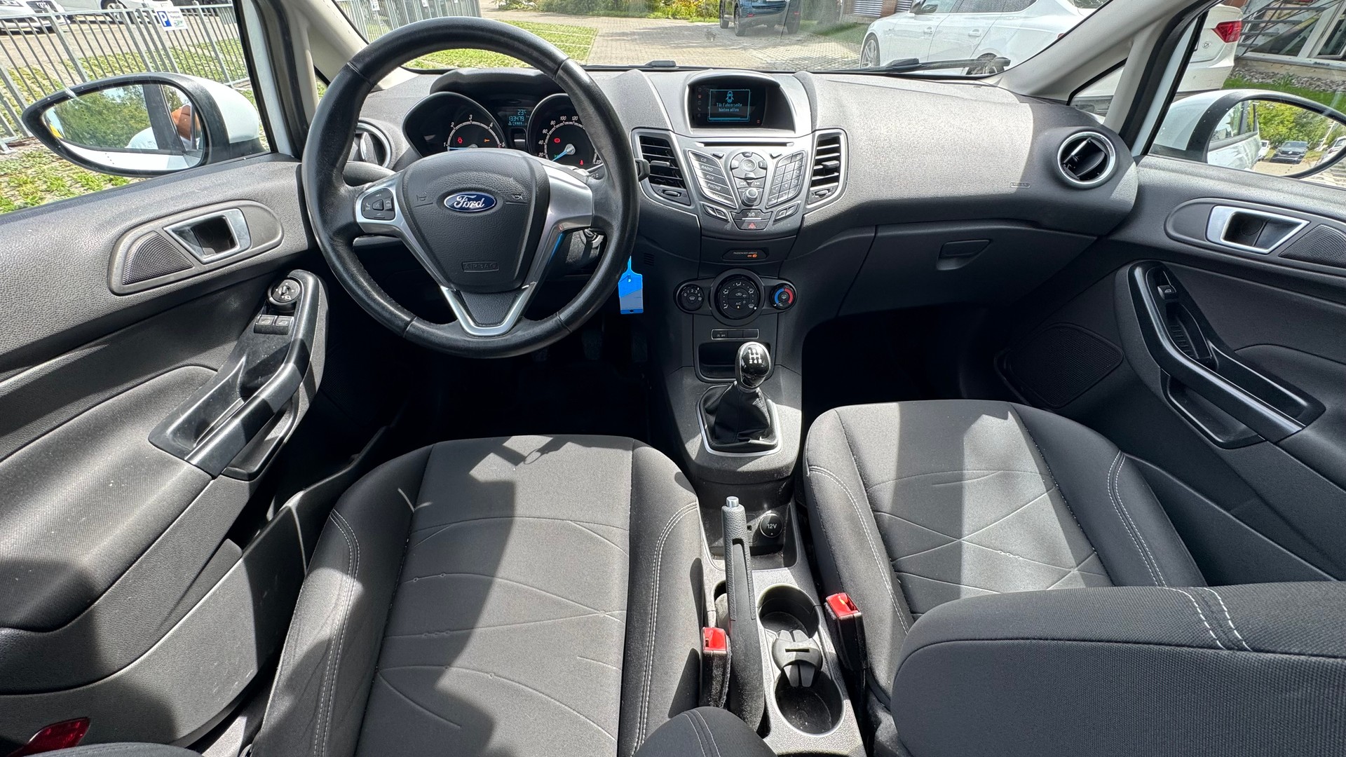 FORD Fiesta 1.6 TDCi Eco Titanium-image-6