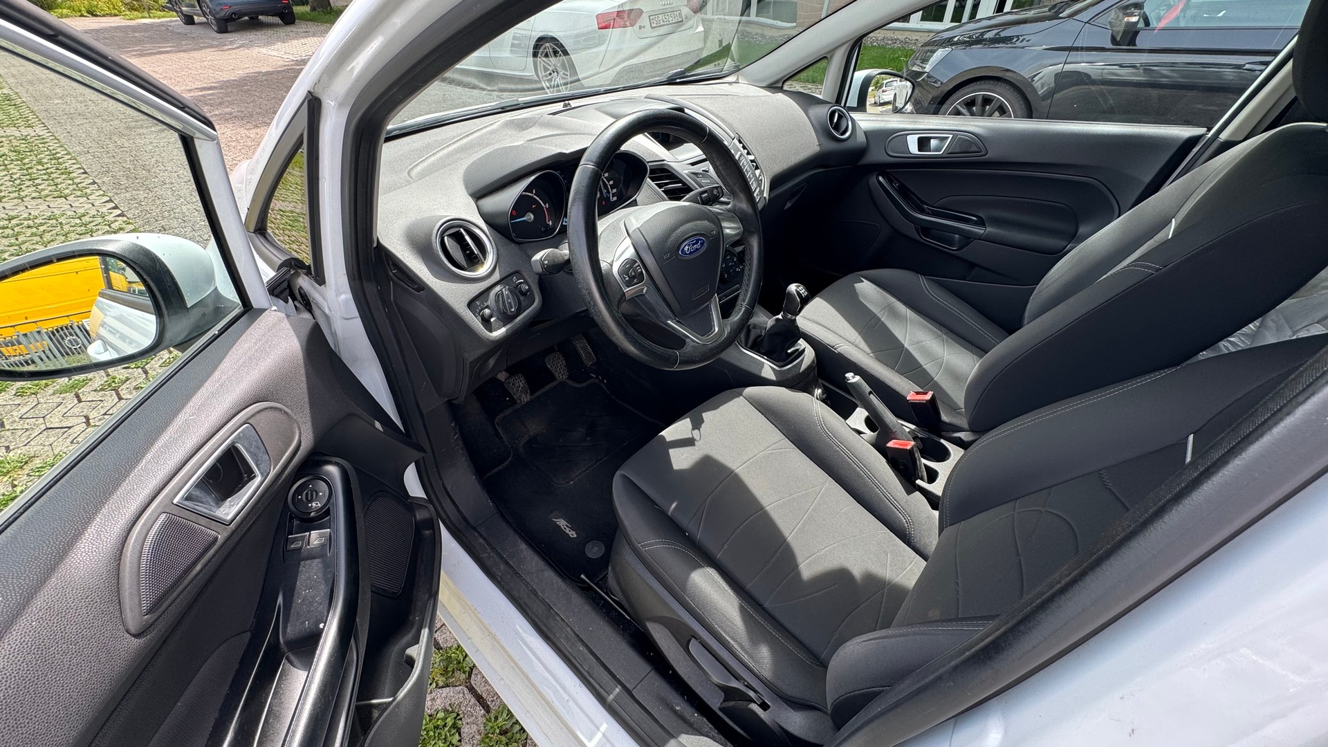 FORD Fiesta 1.6 TDCi Eco Titanium-image-5