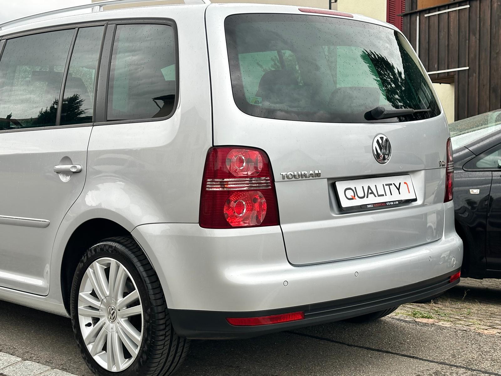 VW Touran 1.4 TSI Highline ** 7 Plätzer **-image-2
