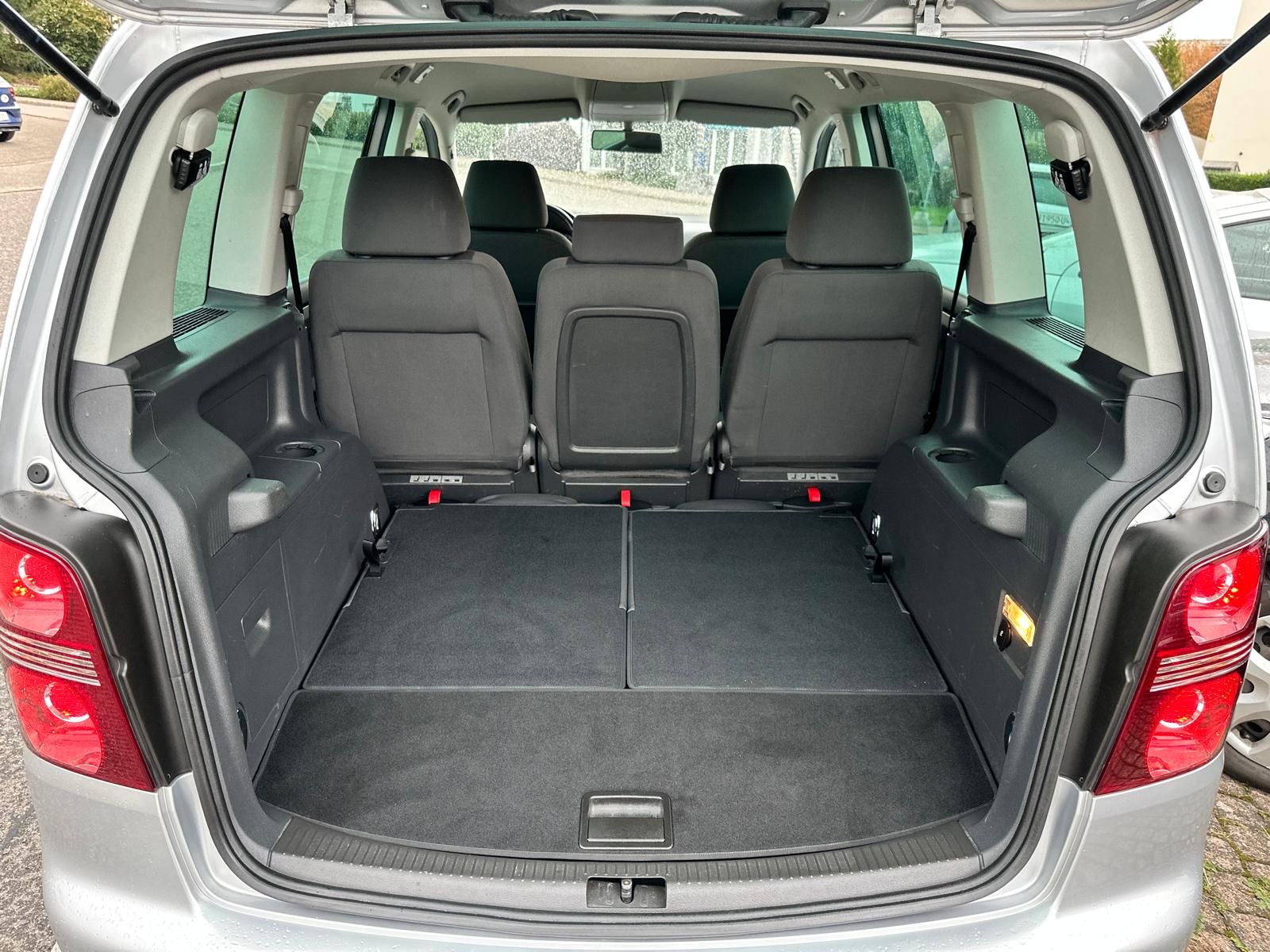 VW Touran 1.4 TSI Highline ** 7 Plätzer **-image-6