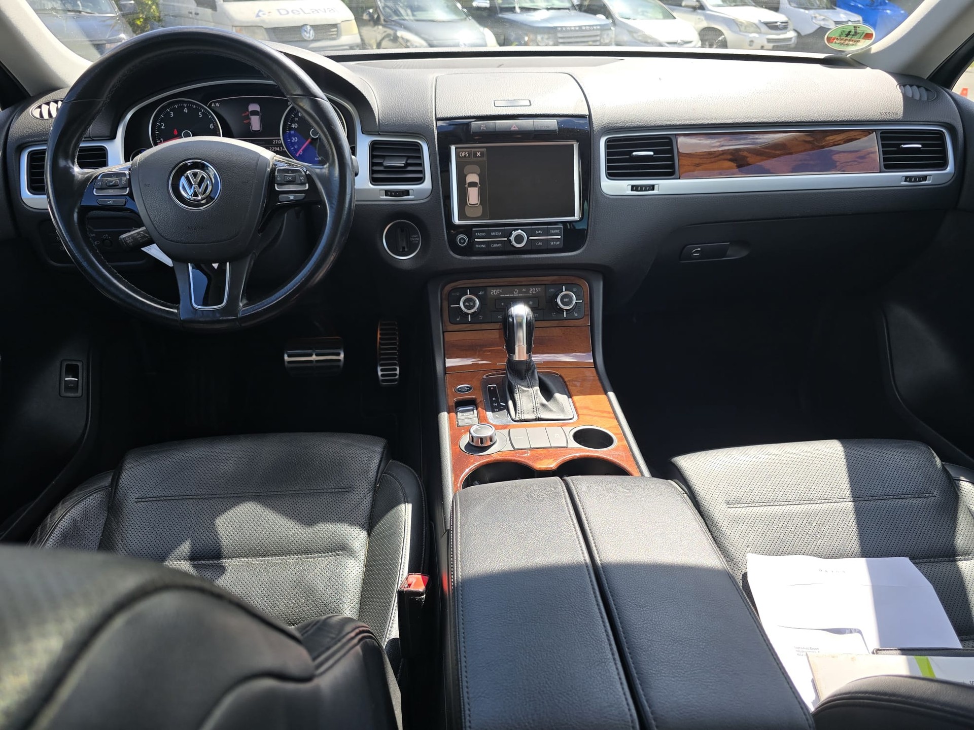 VW Touareg 3.0 TSI Hybrid Tiptronic-image-15