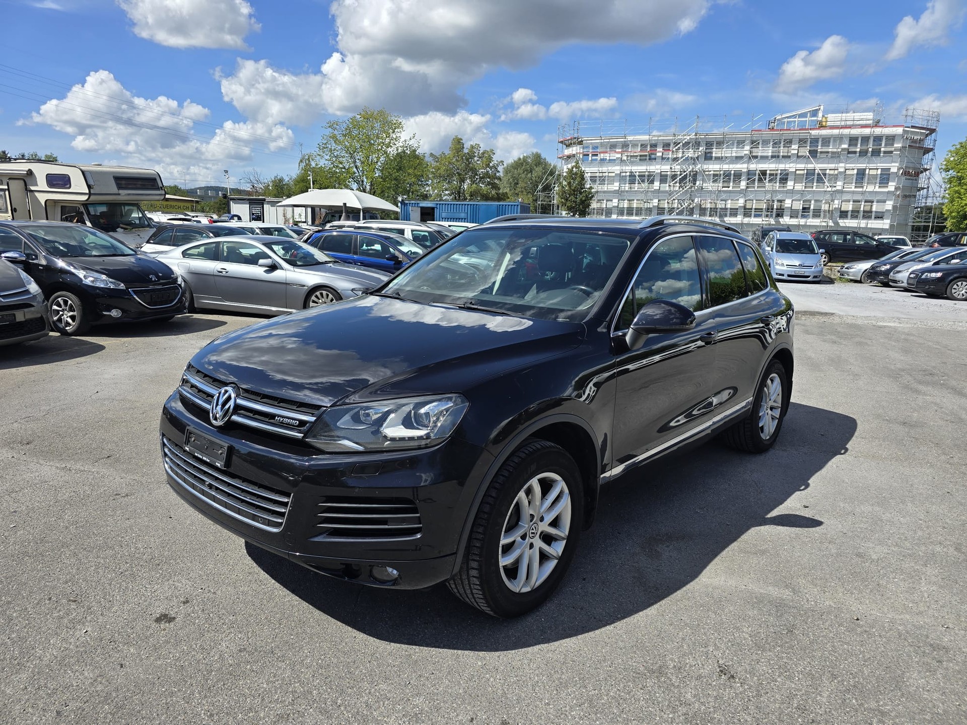 VW Touareg 3.0 TSI Hybrid Tiptronic-image-2