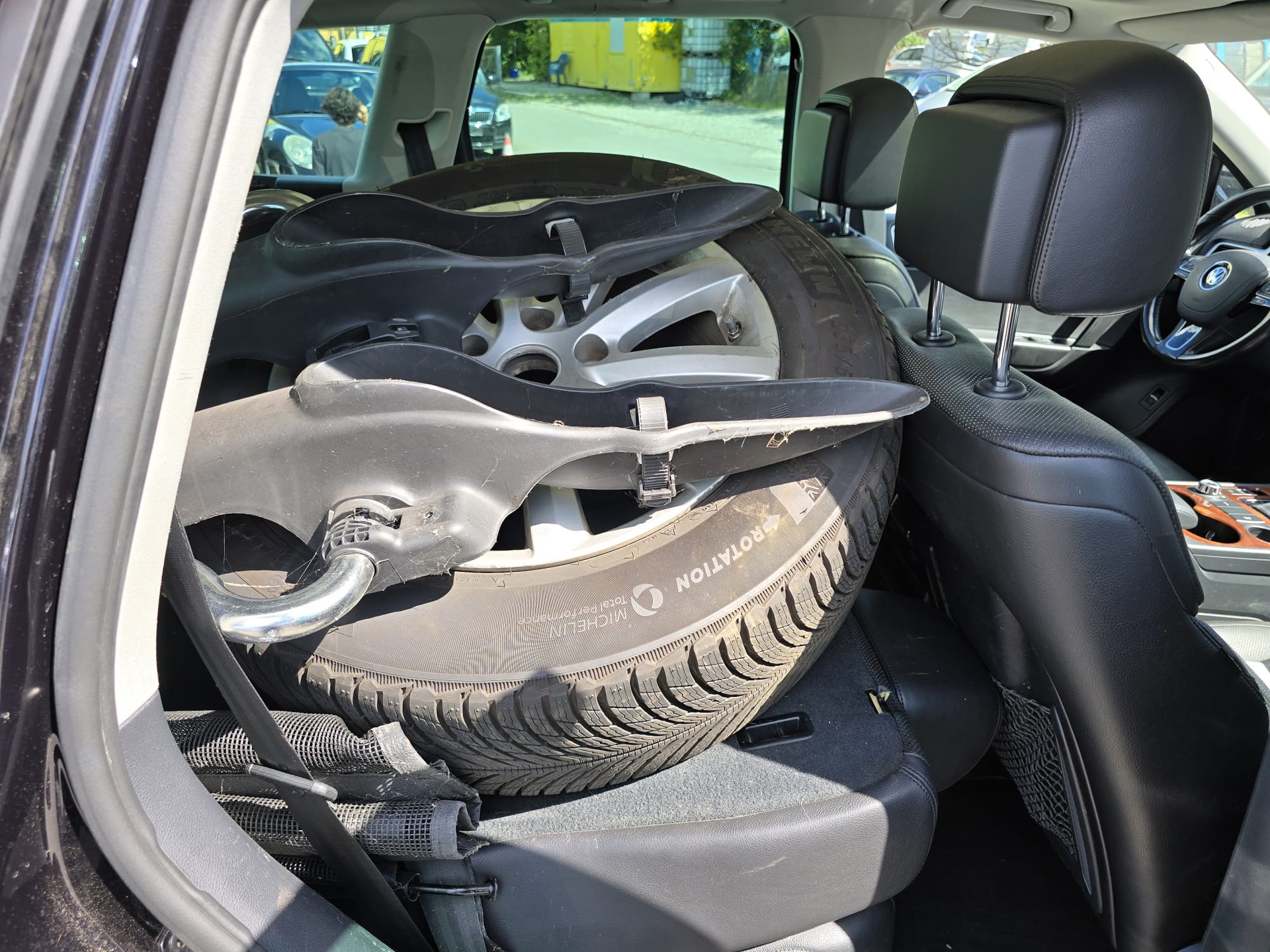 VW Touareg 3.0 TSI Hybrid Tiptronic-image-14