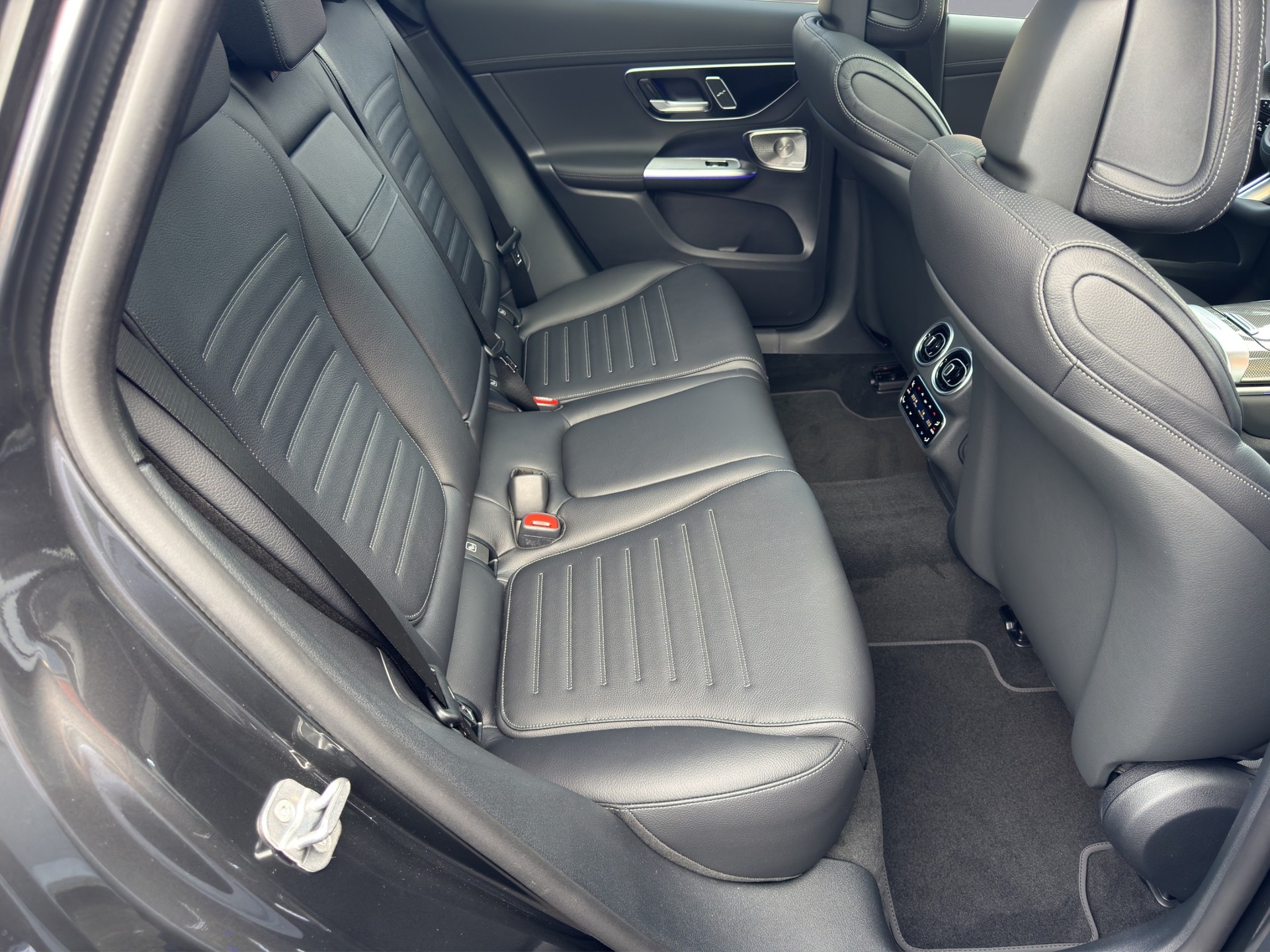 MERCEDES-BENZ GLC-Klasse X254 GLC 400 e EQ Star AMG Line 4matic-image-17