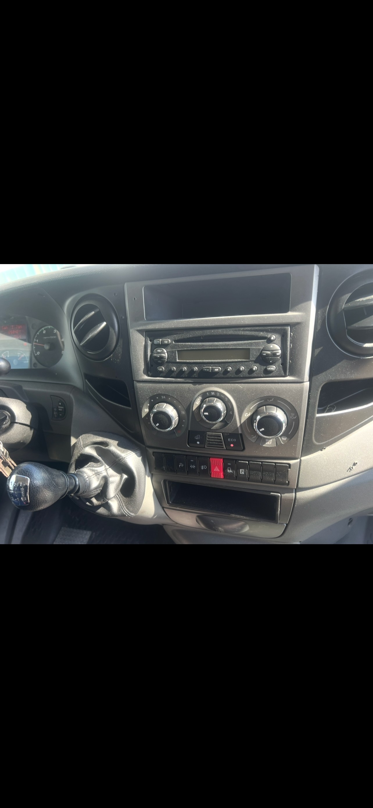 IVECO 35 S 15 V-image-10
