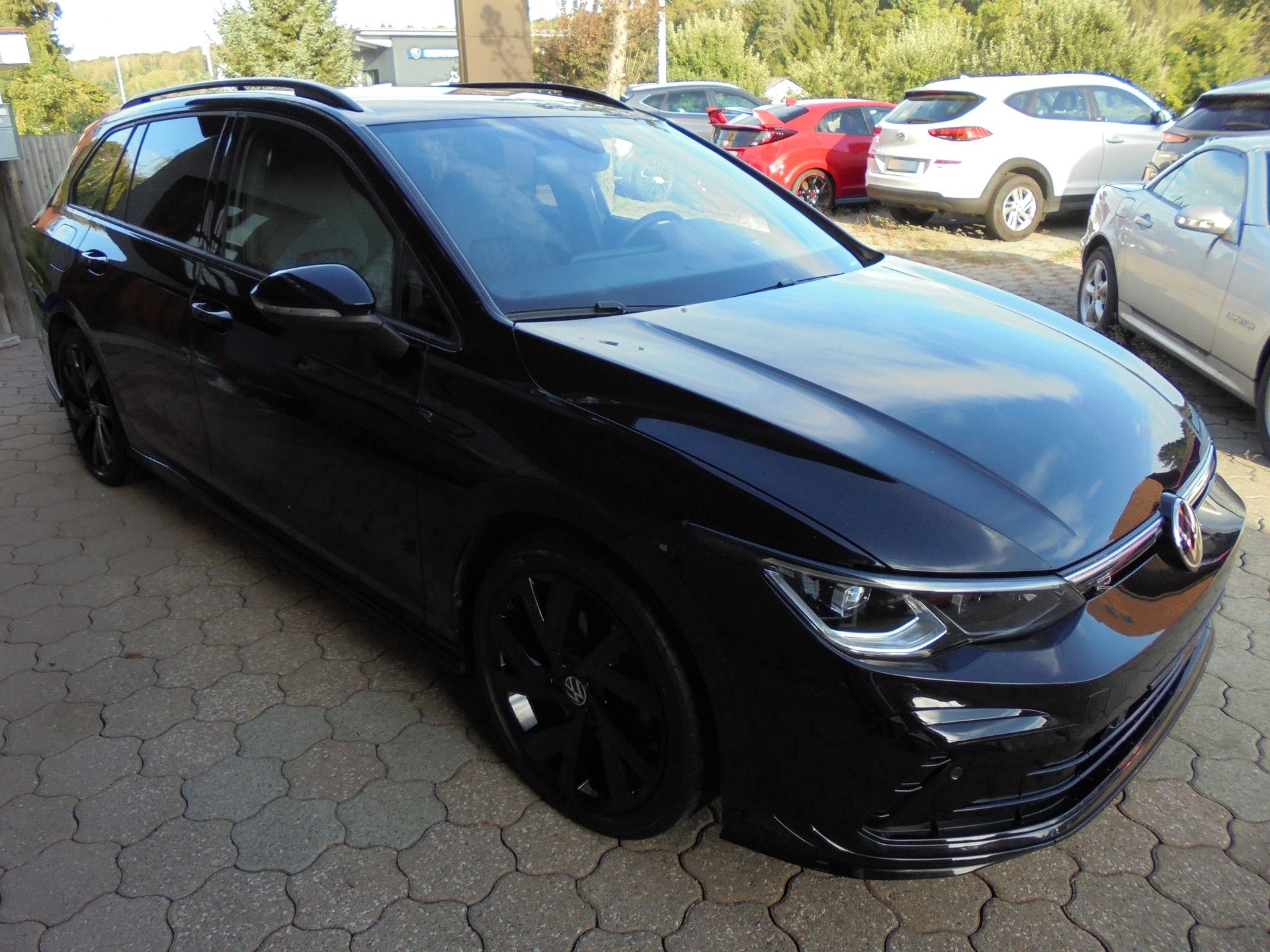 VW Golf Variant 1.5 eTSI mHEV R-Line-image-1