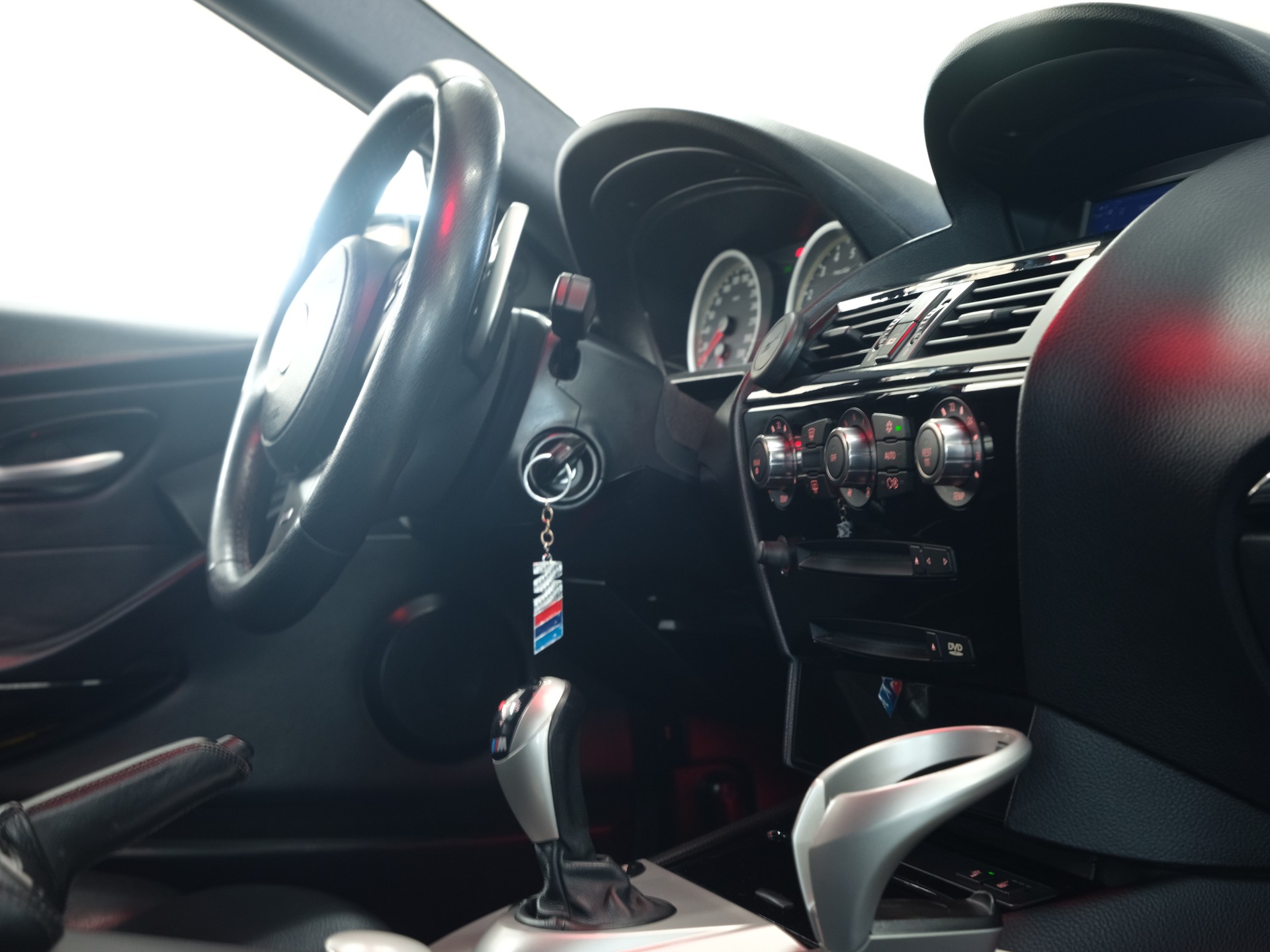 BMW M6 *Sportabgassanlage* *Rückfahrkamera* *Carplay*-image-24