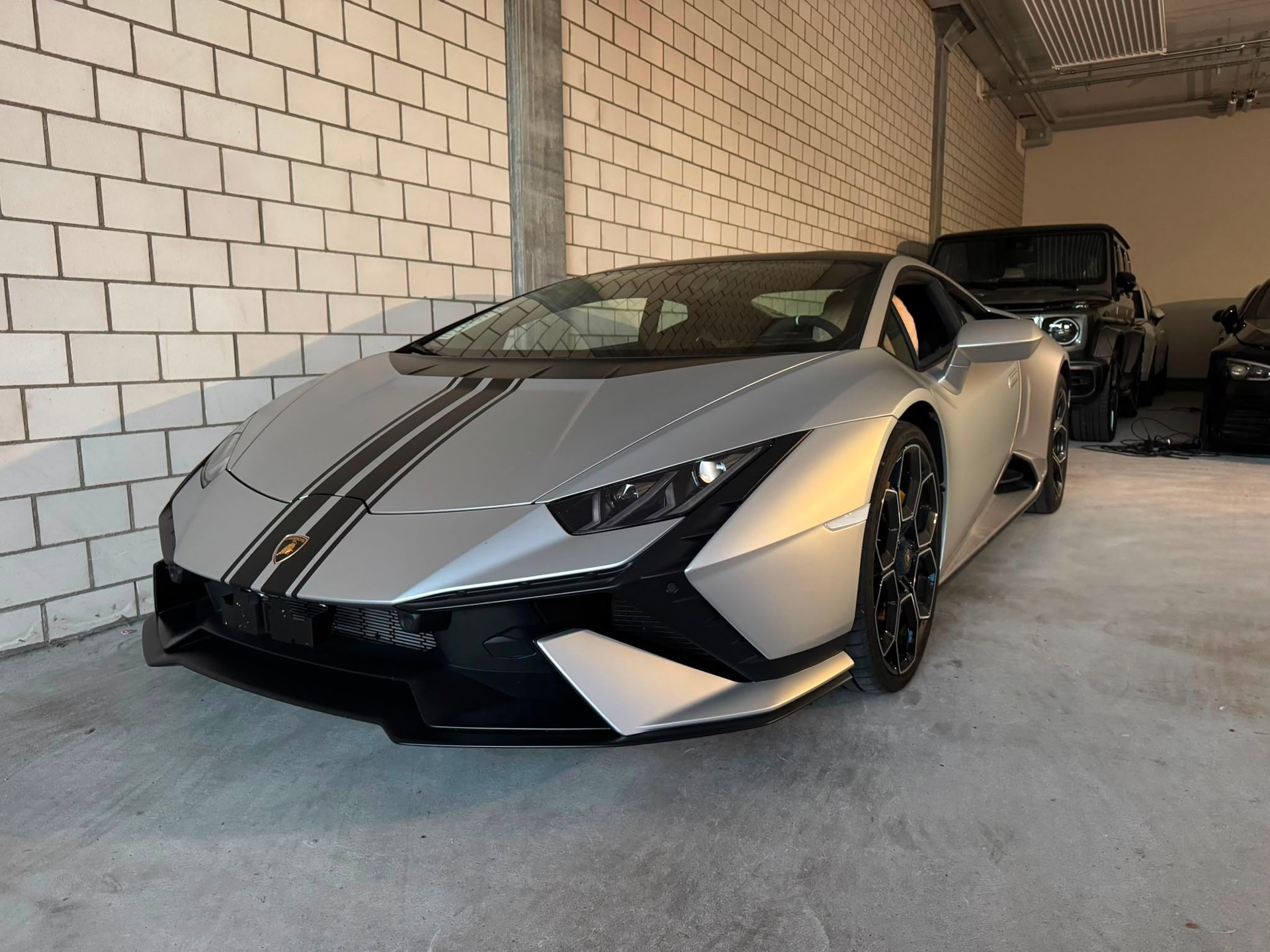 LAMBORGHINI Huracan TECNICA Coupé DCT-image-1