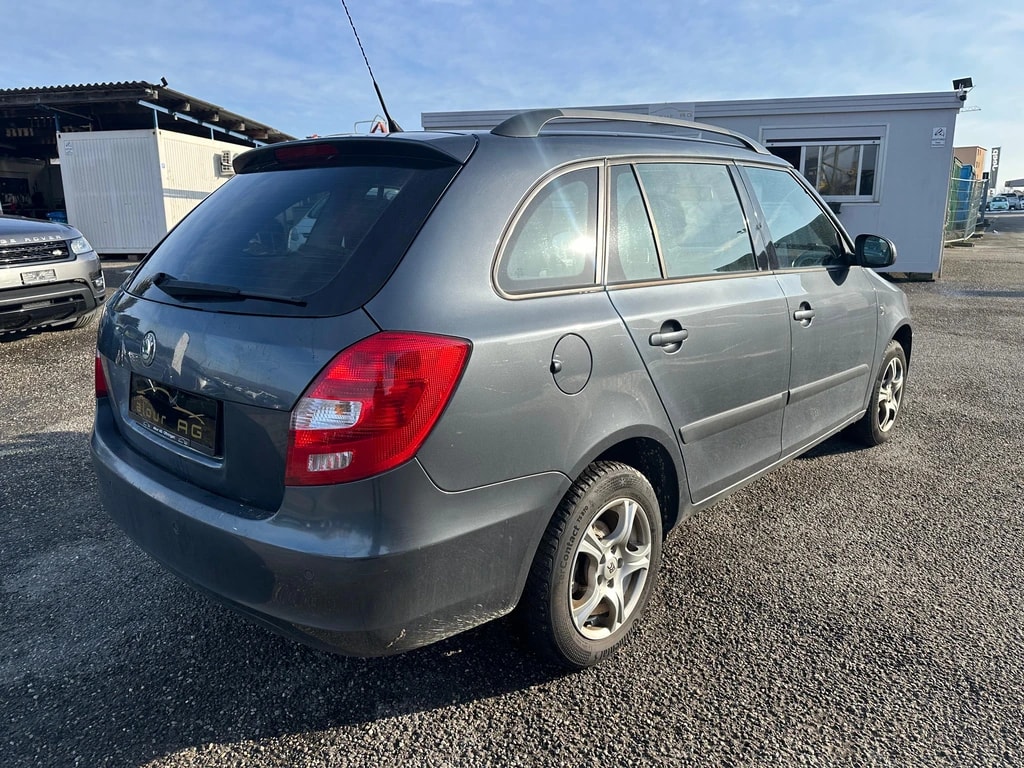 SKODA Fabia 1.6 Classic Tiptronic-image-4