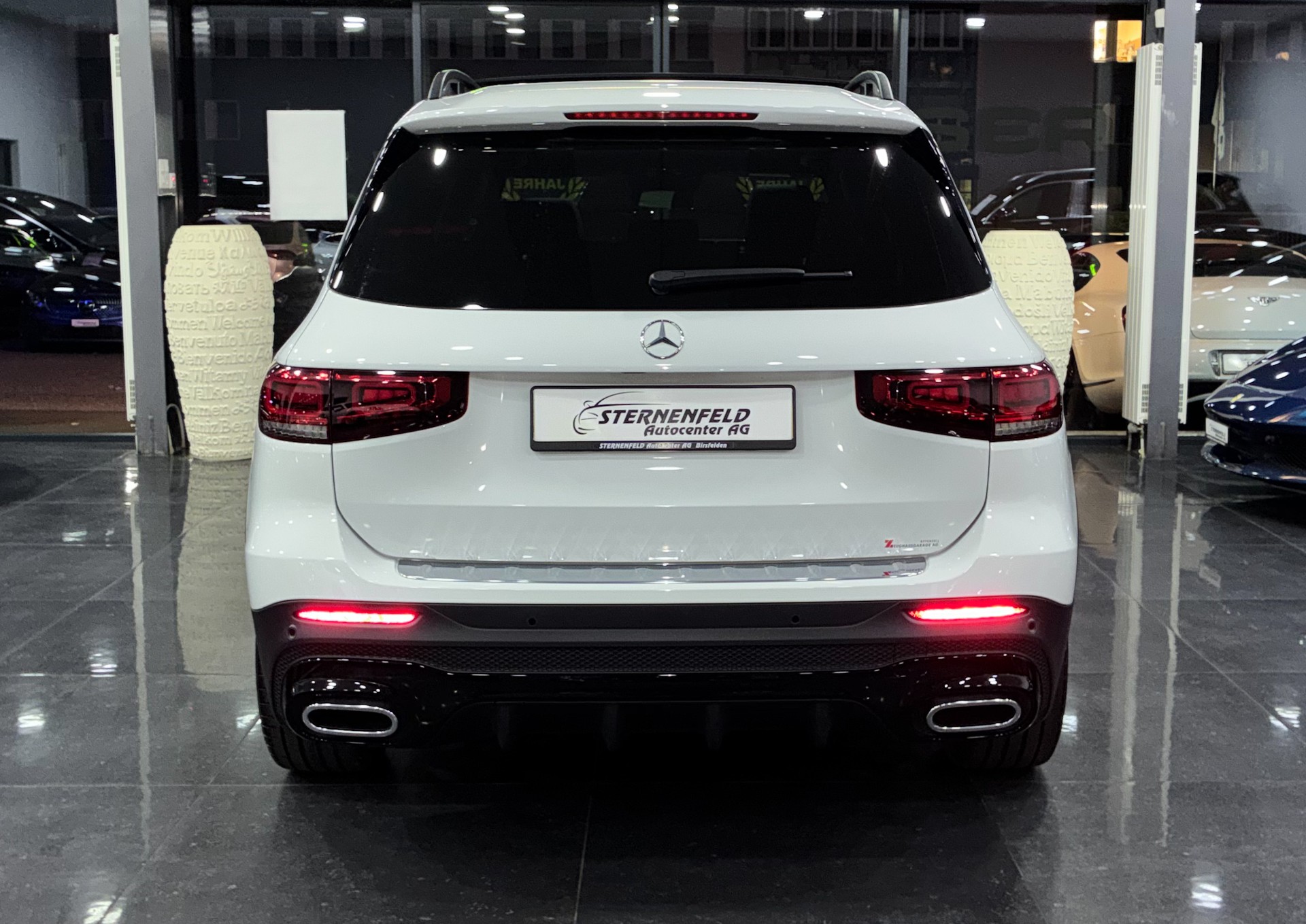 MERCEDES-BENZ GLB 200 4Matic AMG Line 8G-Tronic-image-6