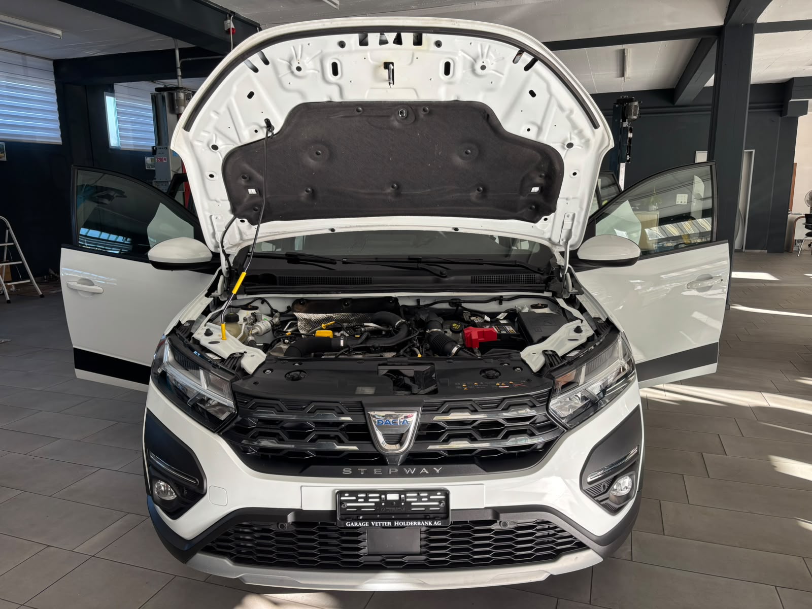 DACIA Sandero Stepway TCe 90 Comfort CVT-image-3