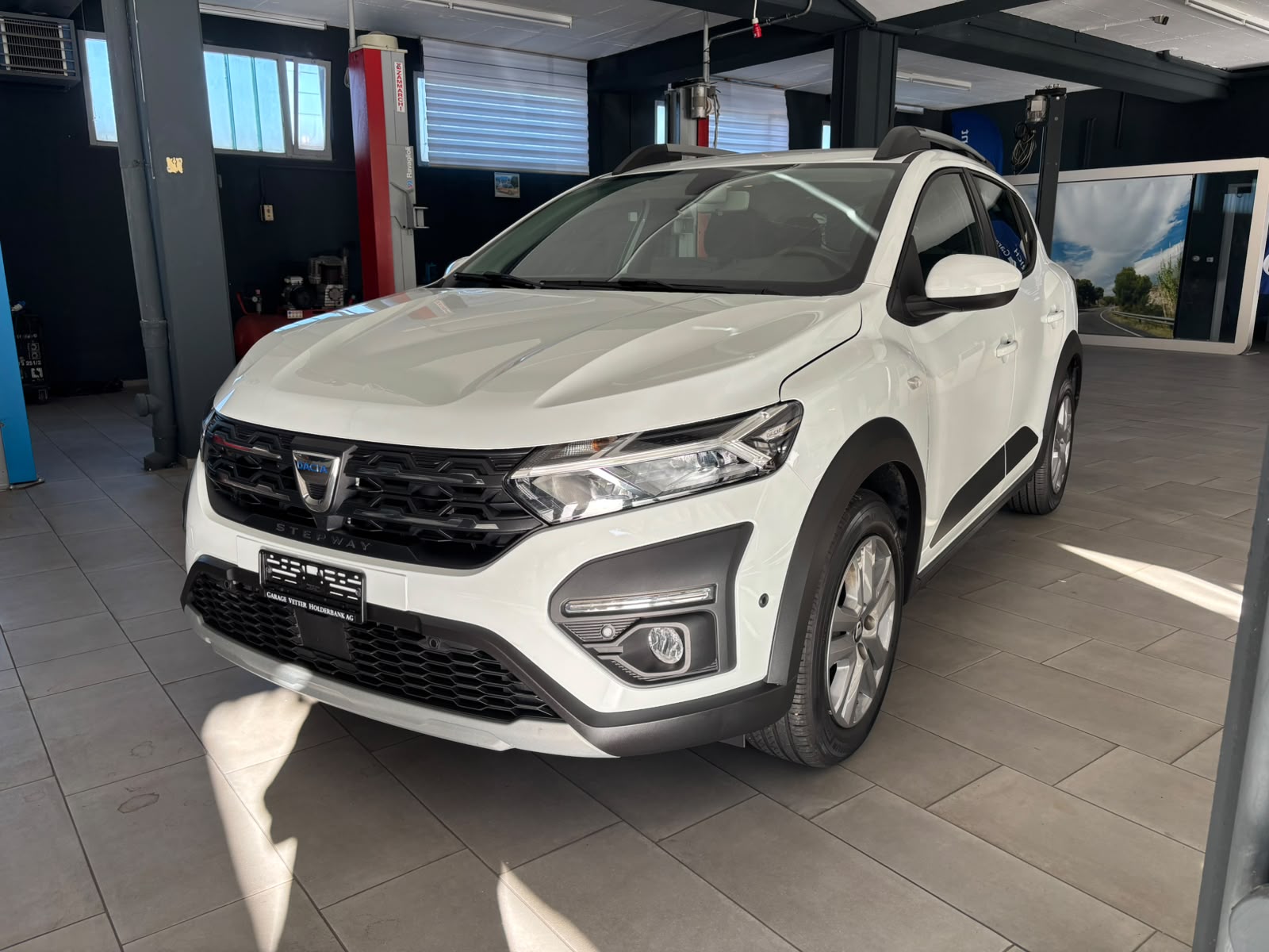 DACIA Sandero Stepway TCe 90 Comfort CVT-image-0