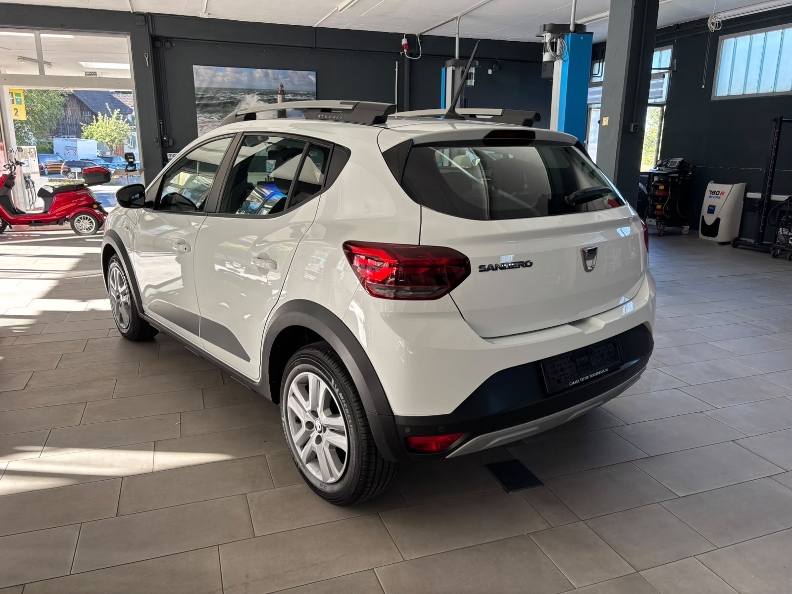 DACIA Sandero Stepway TCe 90 Comfort CVT-image-2