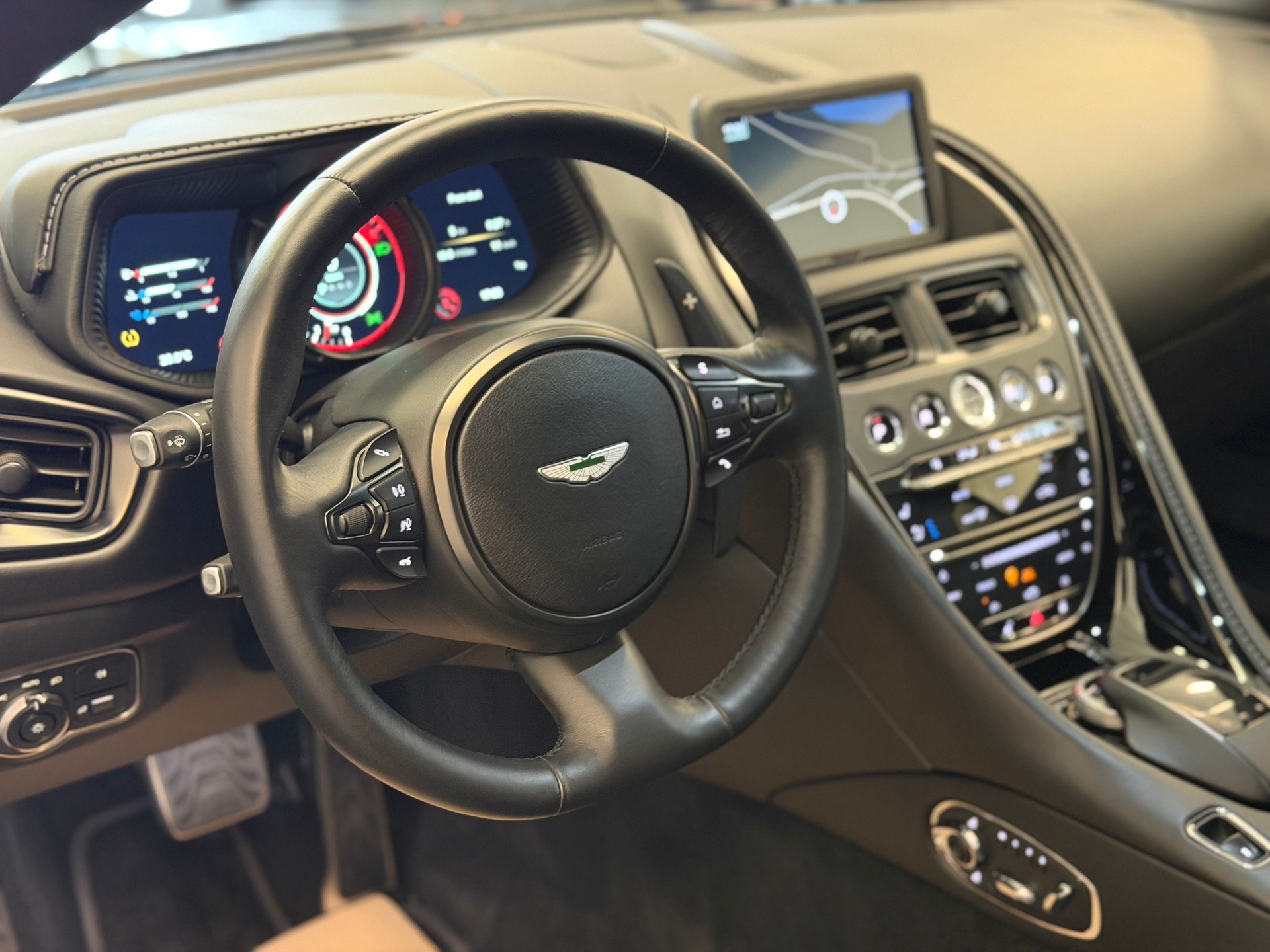 ASTON MARTIN DB11 V12 Touchtronic 3 AMR-image-16