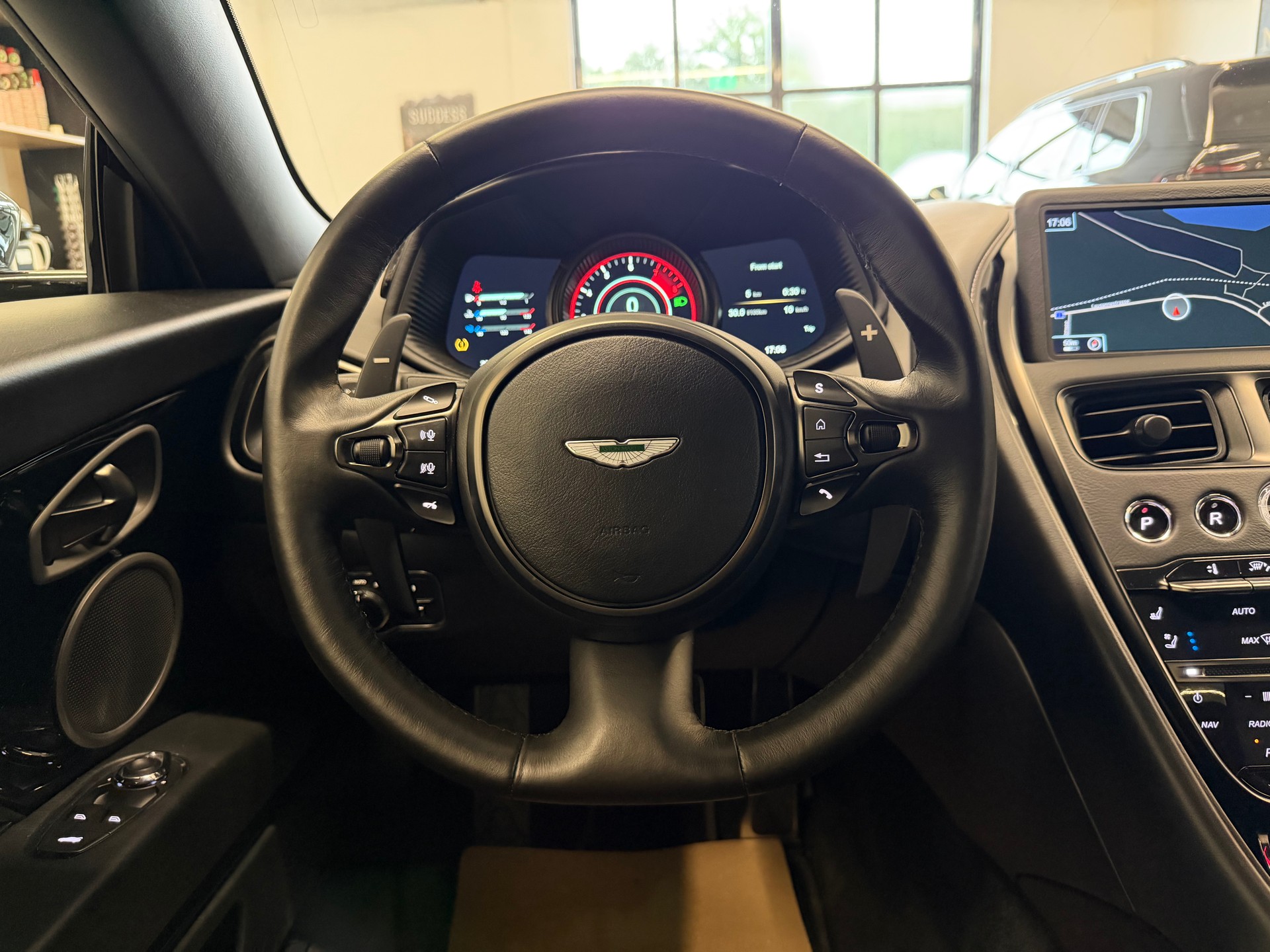 ASTON MARTIN DB11 V12 Touchtronic 3 AMR-image-21