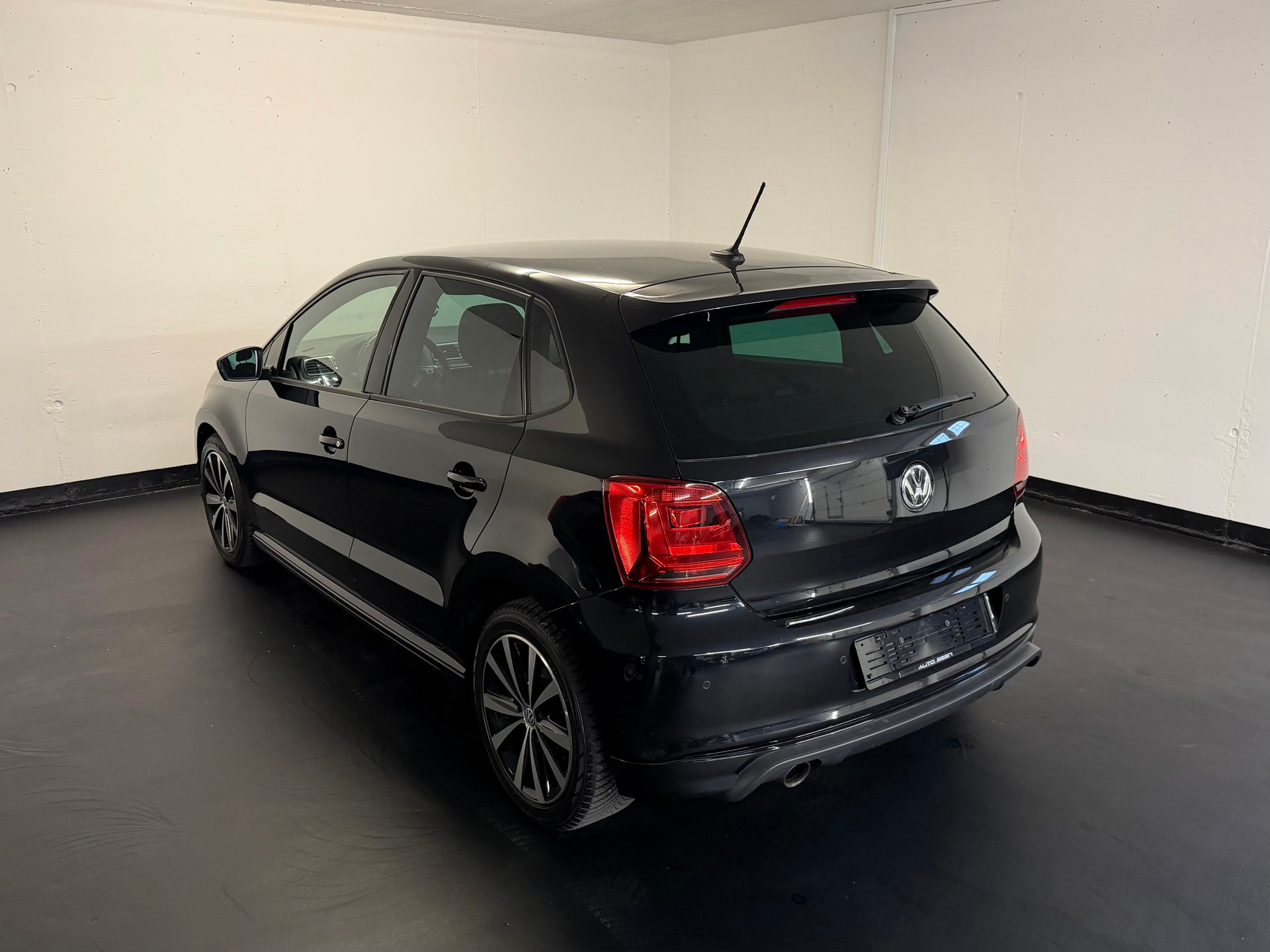 VW Polo 1.2 TSI BMT Allstar R-Line-image-3