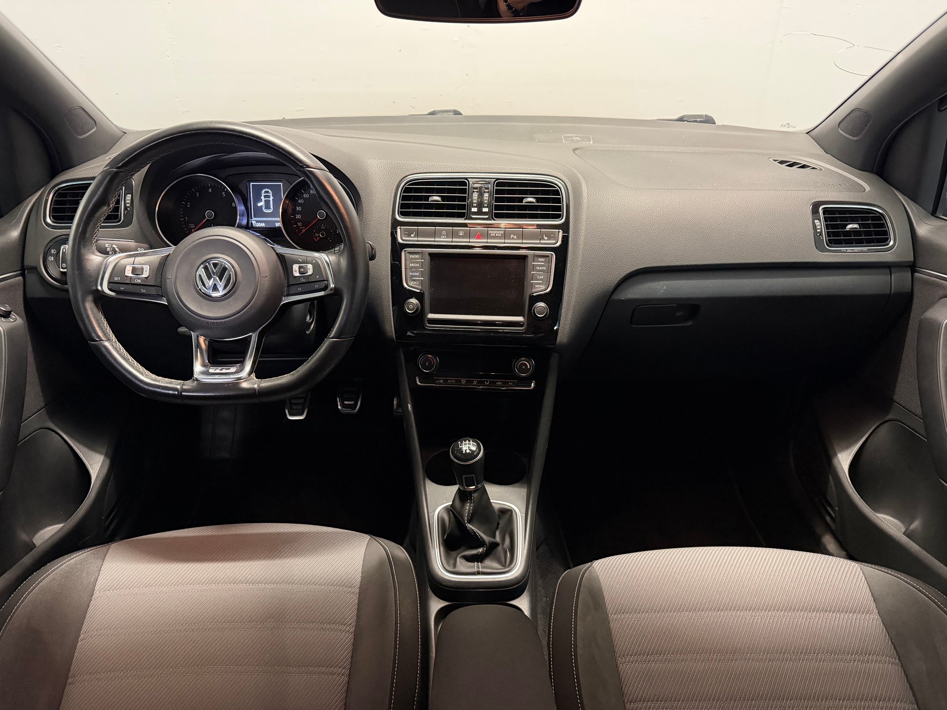 VW Polo 1.2 TSI BMT Allstar R-Line-image-12