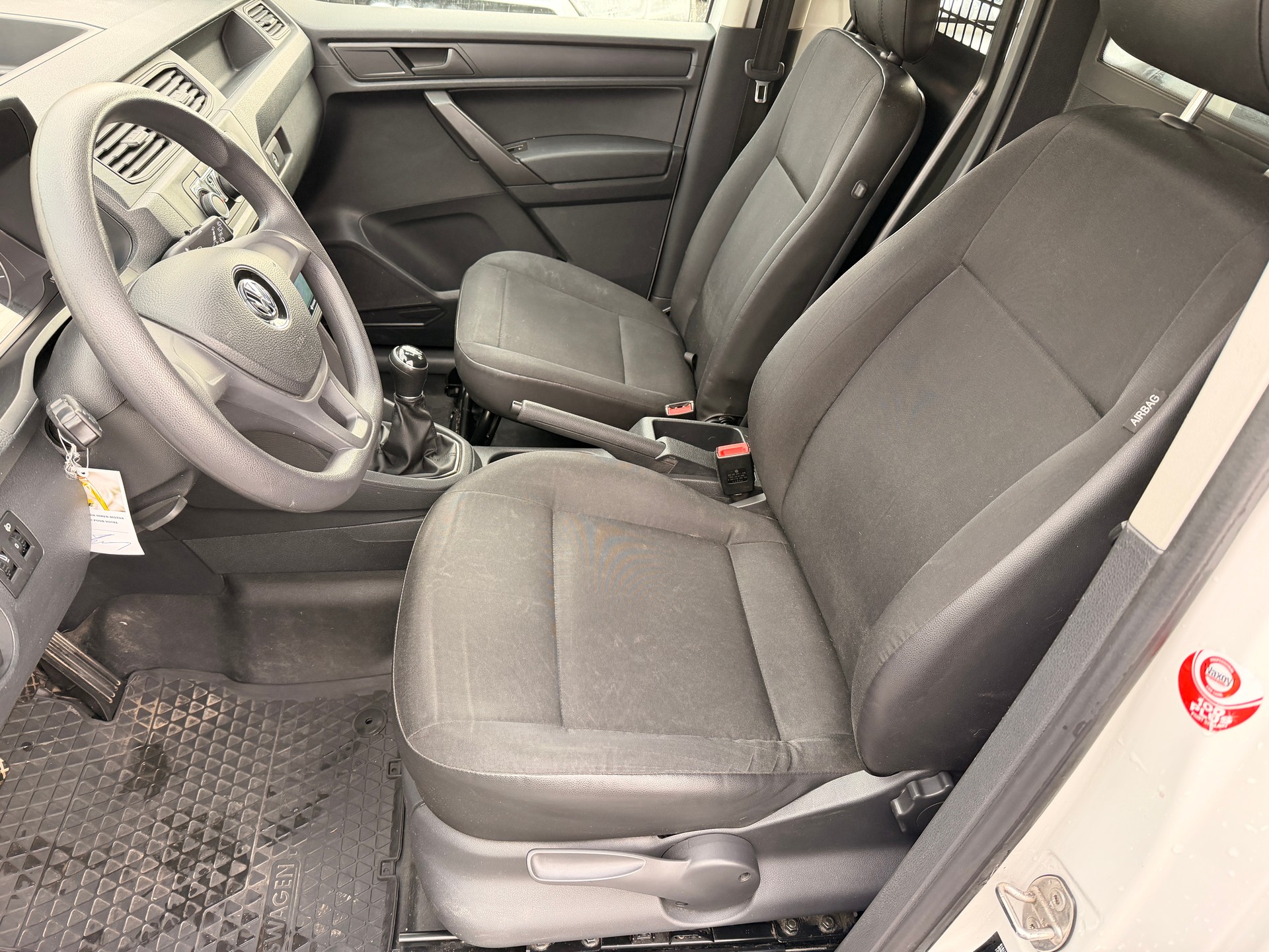 VW Caddy Maxi 2.0TDI 4Motion BlueMotion Technology-image-6