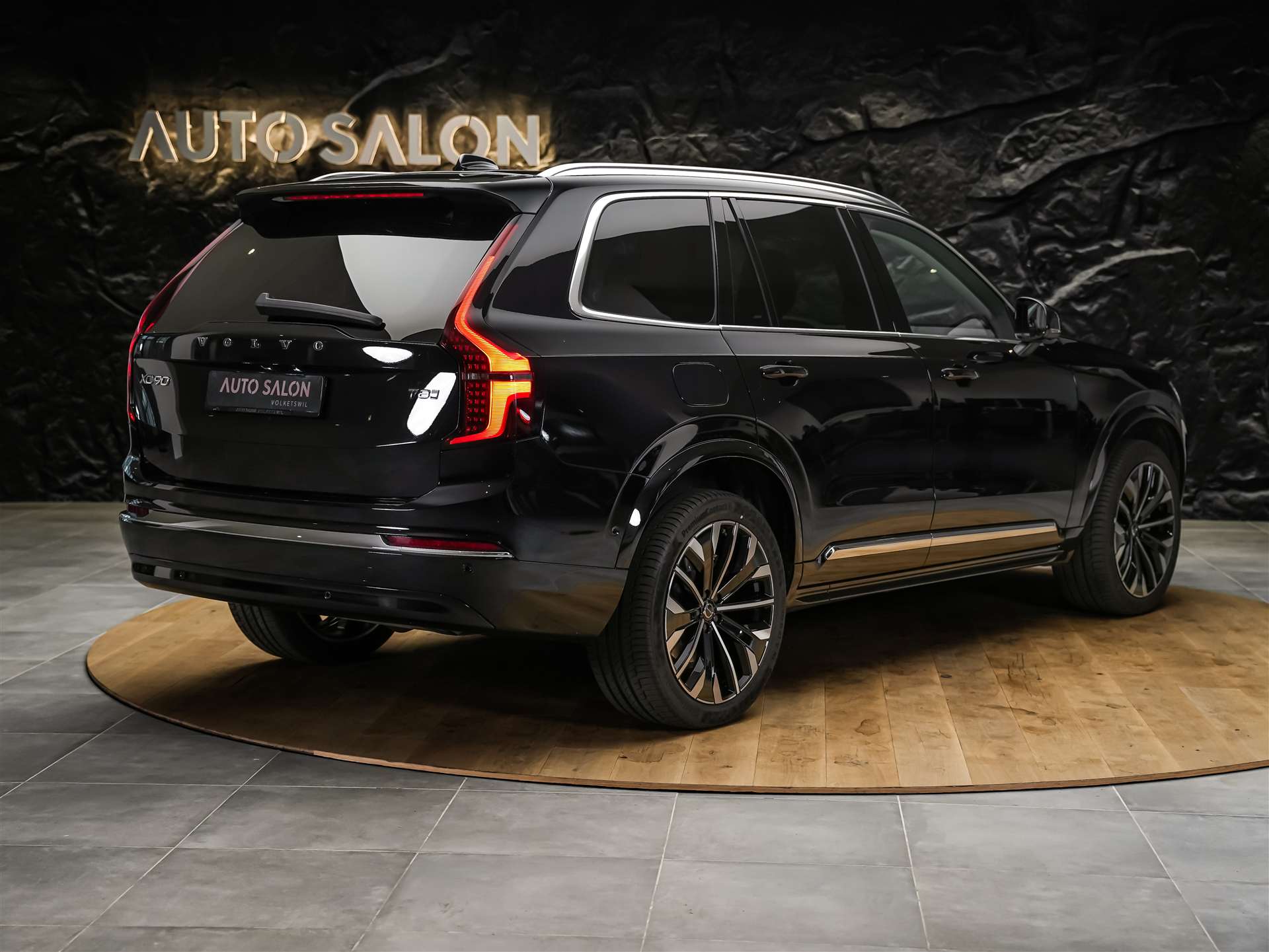 VOLVO XC90 T8 eAWD PluginHybrid Plus Bright Geartronic *7 Sitzer*Facelift*Panorama*Lenkradheizung*Harman/Kardon*-image-4