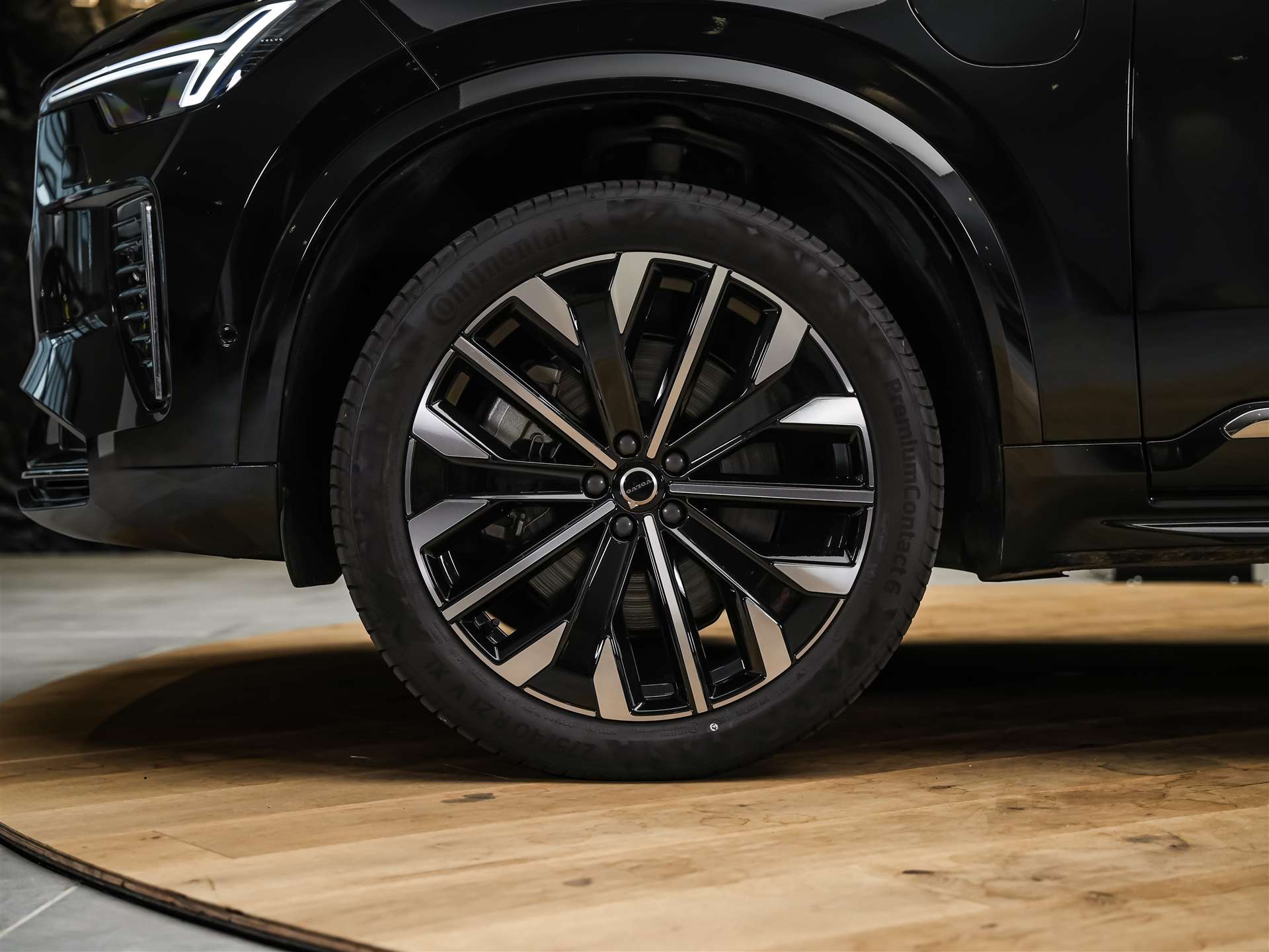 VOLVO XC90 T8 eAWD PluginHybrid Plus Bright Geartronic *7 Sitzer*Facelift*Panorama*Lenkradheizung*Harman/Kardon*-image-19