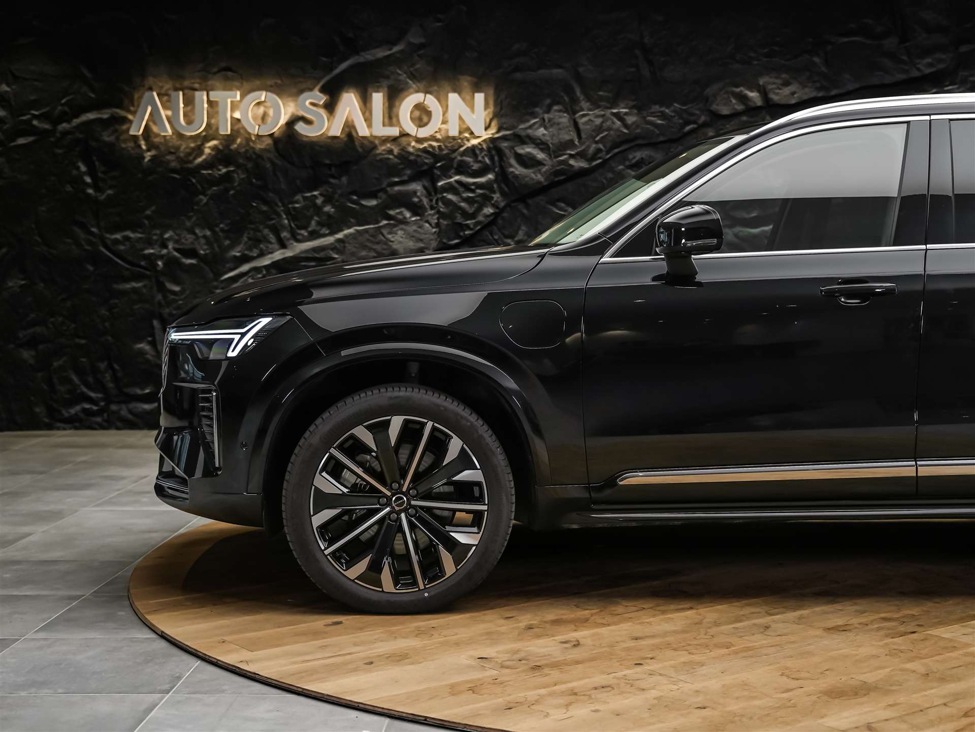 VOLVO XC90 T8 eAWD PluginHybrid Plus Bright Geartronic *7 Sitzer*Facelift*Panorama*Lenkradheizung*Harman/Kardon*-image-18