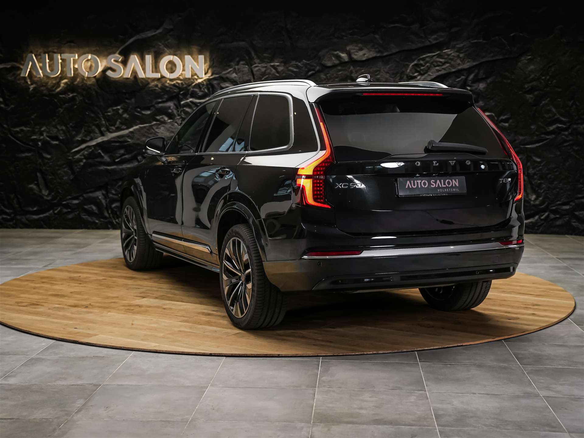 VOLVO XC90 T8 eAWD PluginHybrid Plus Bright Geartronic *7 Sitzer*Facelift*Panorama*Lenkradheizung*Harman/Kardon*-image-2