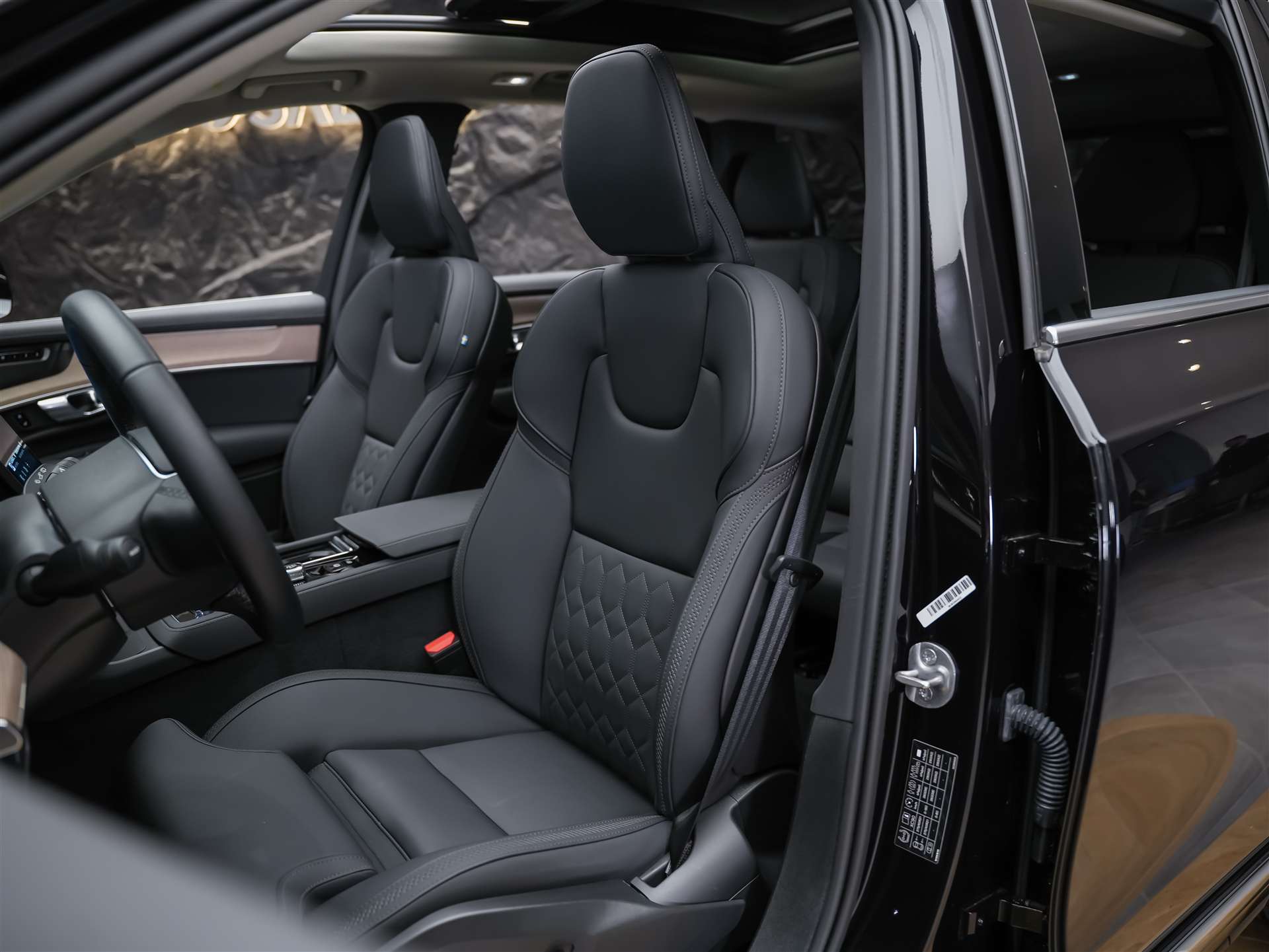 VOLVO XC90 T8 eAWD PluginHybrid Plus Bright Geartronic *7 Sitzer*Facelift*Panorama*Lenkradheizung*Harman/Kardon*-image-8