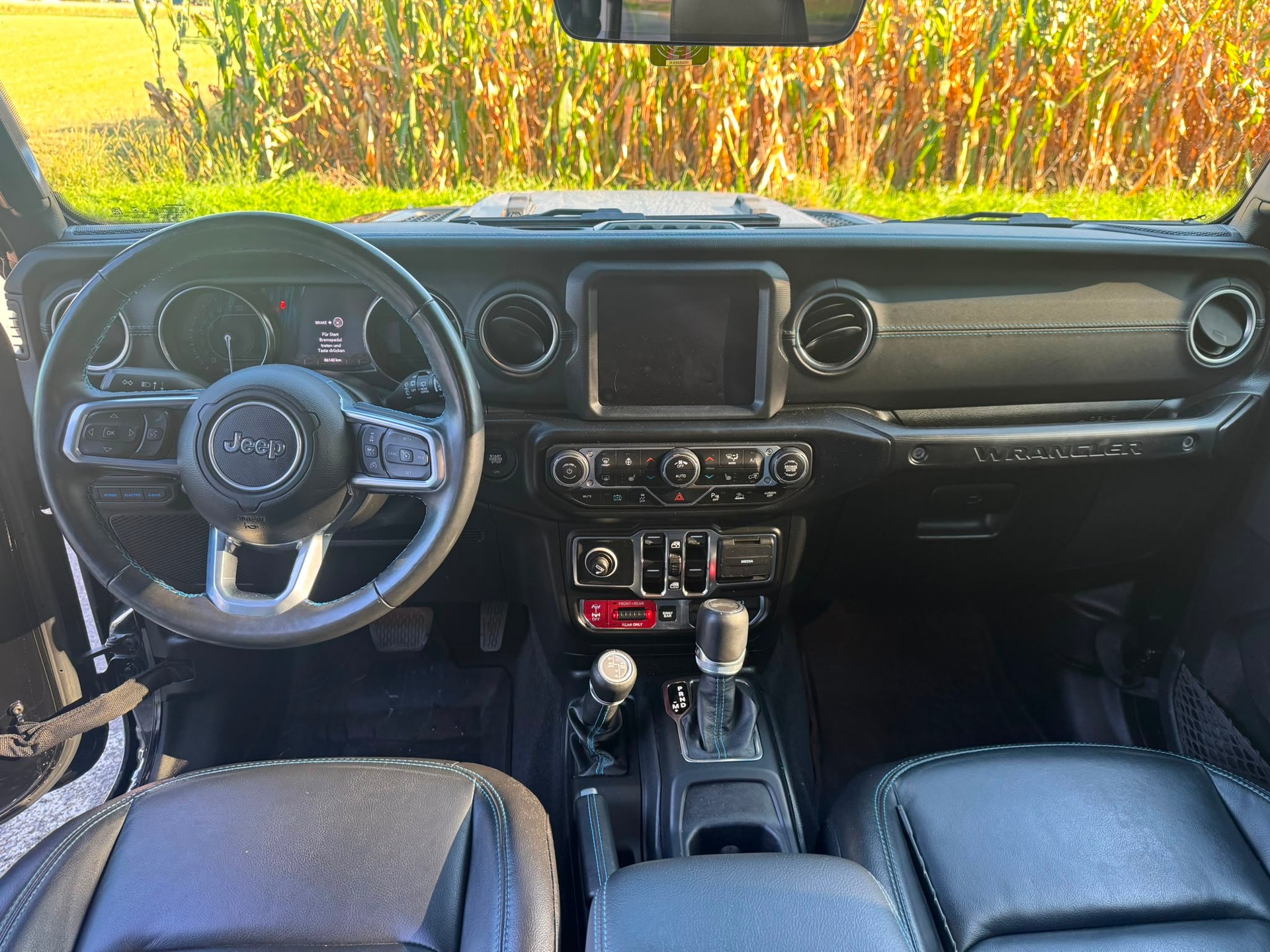 JEEP Wrangler 2.0 PHEV Unlimited Rubicon DT Automatic-image-9