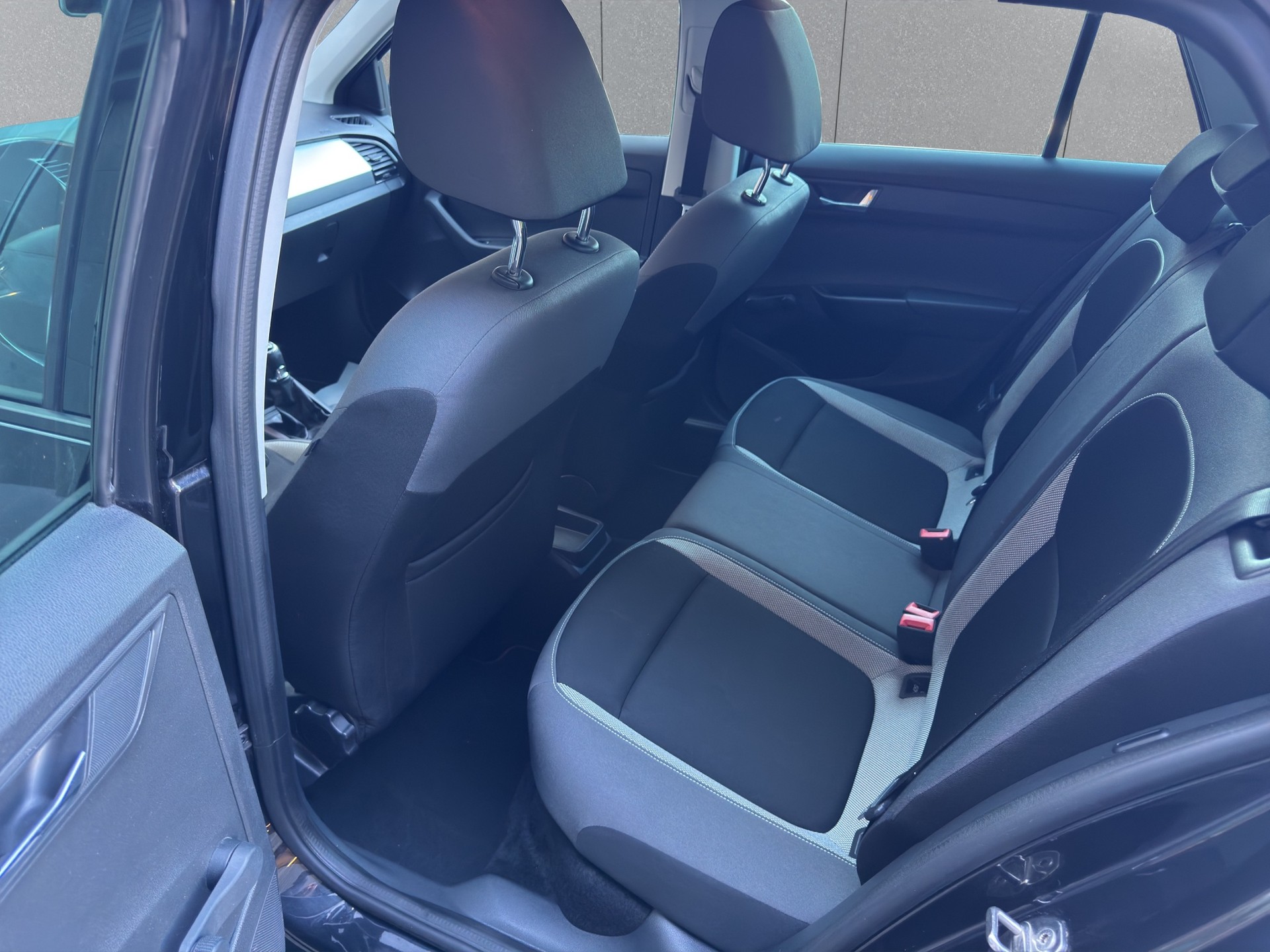 SKODA Fabia 1.2 TSI Ambition-image-13