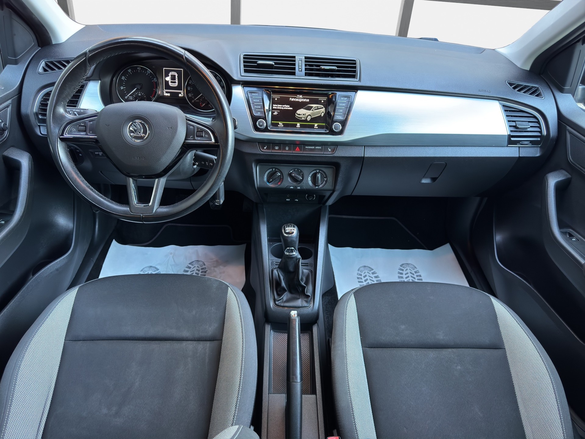 SKODA Fabia 1.2 TSI Ambition-image-9