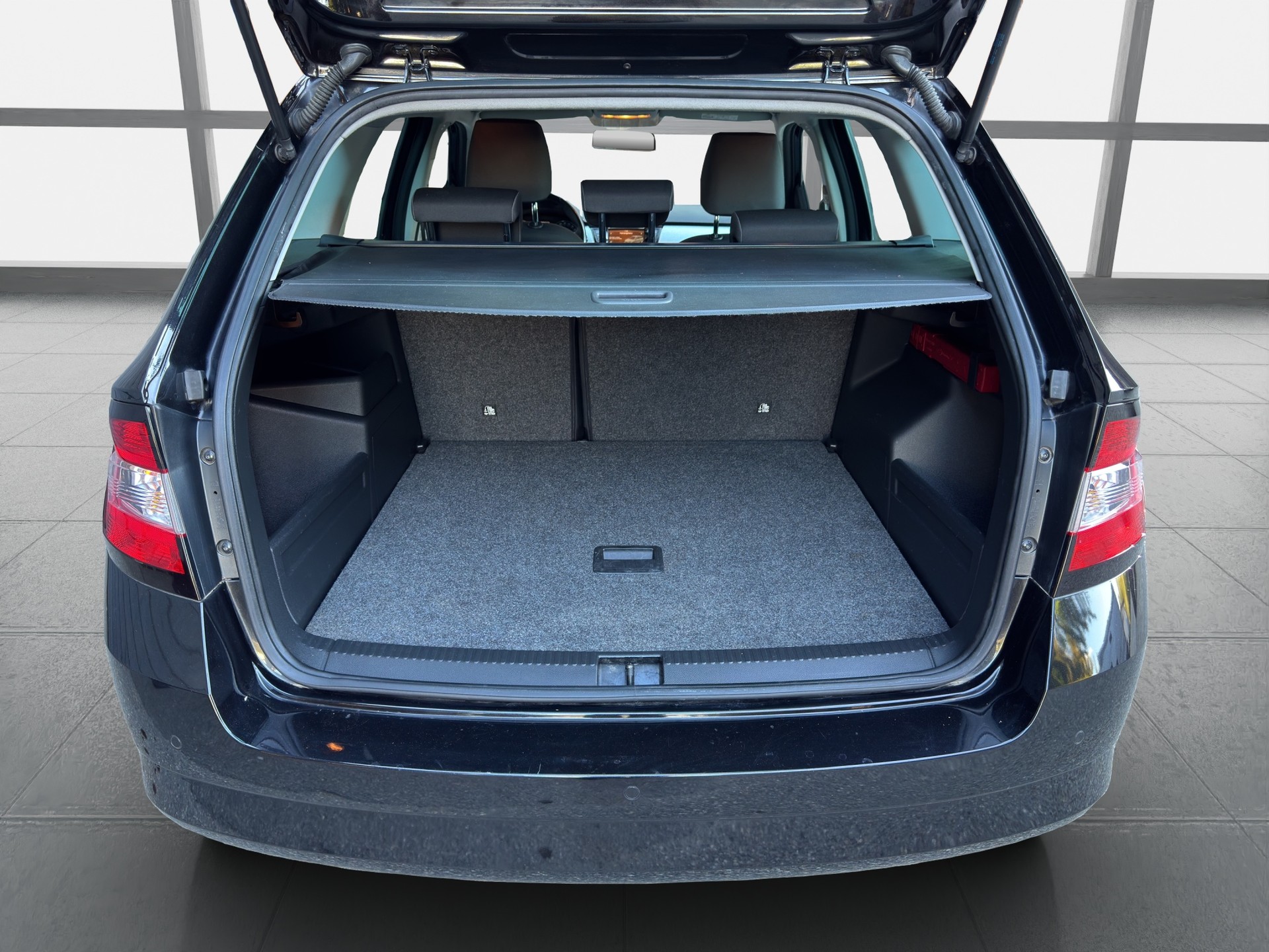 SKODA Fabia 1.2 TSI Ambition-image-8
